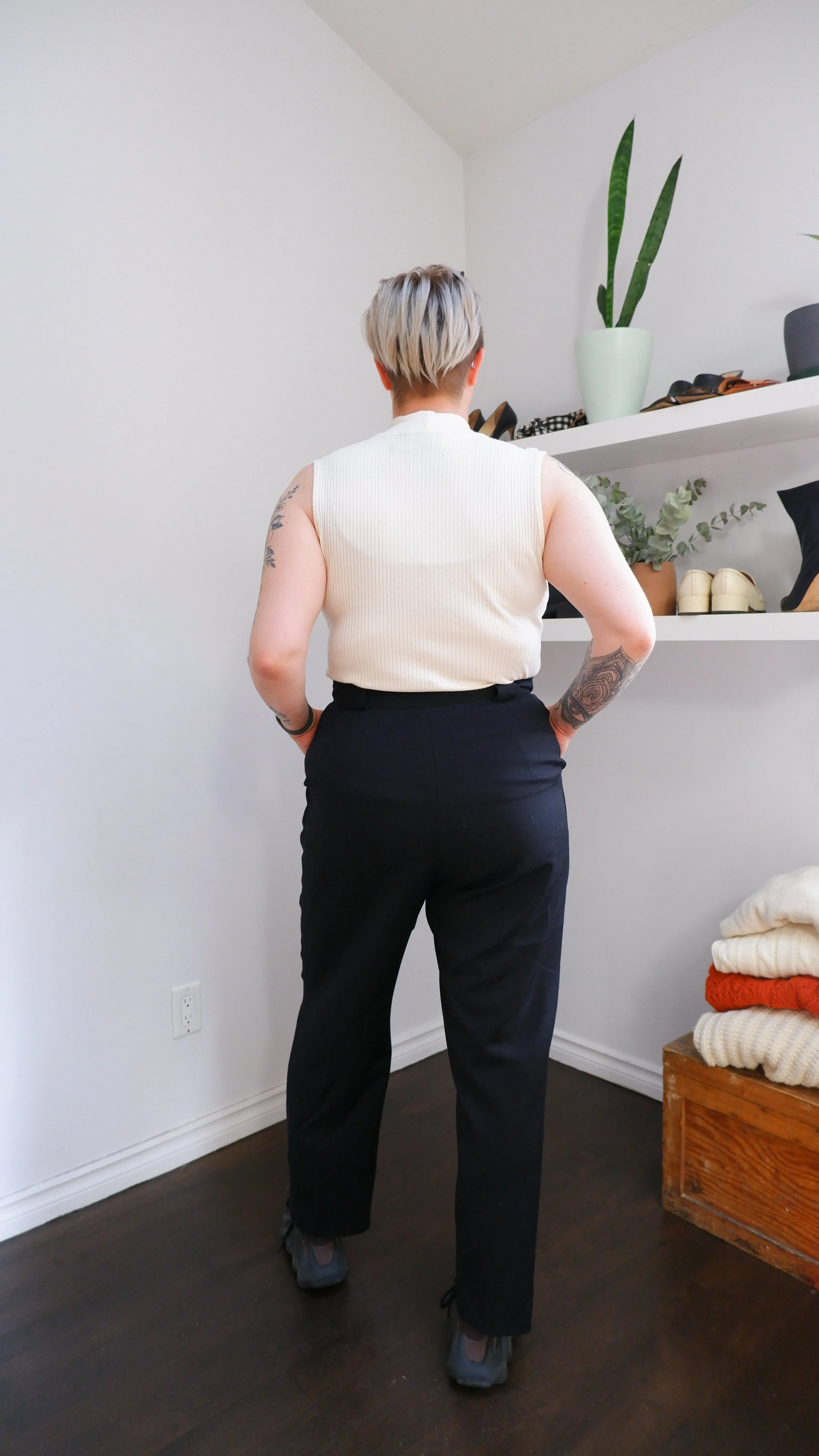 90s Black Pleated High Rise Wool Trousers - 10/12