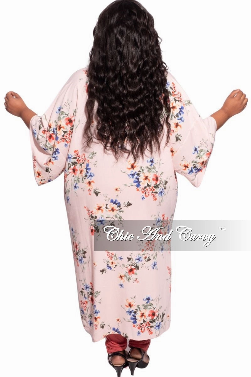 *Final Sale Plus Size 3/4 Sleeve Duster with Light Pink Background and Multicolor Floral Print Non Clip Chic Design