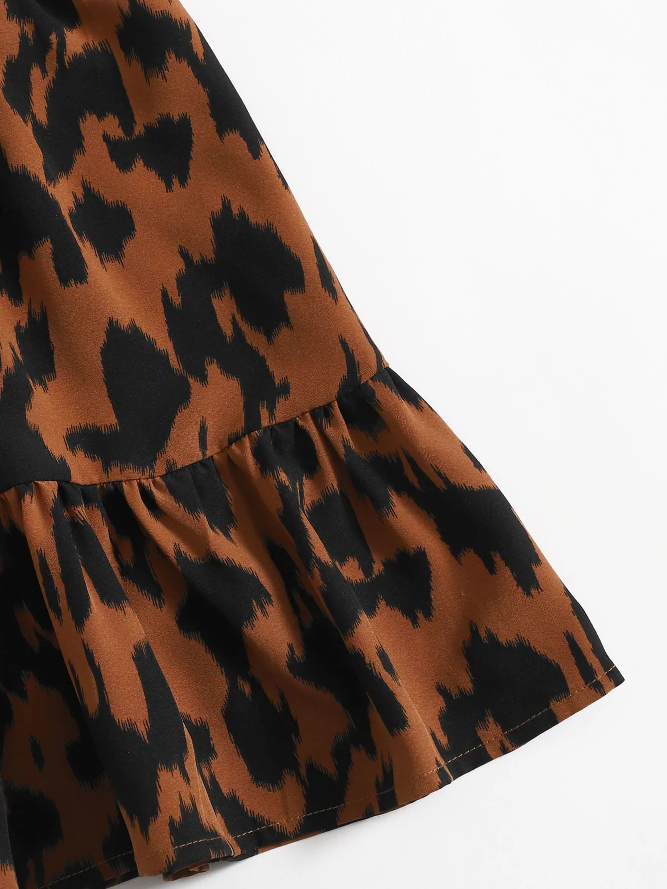 All Over Print Ruffle Hem Short Plus Size Skirt