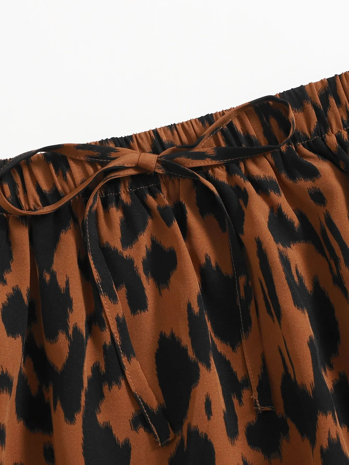 All Over Print Ruffle Hem Short Plus Size Skirt
