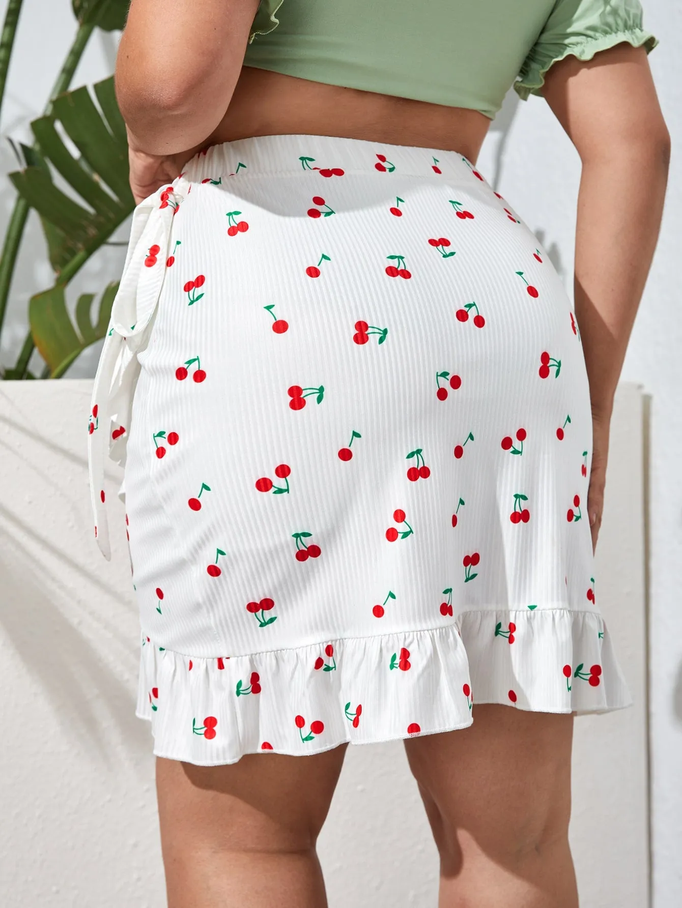 All Over Print Tie Front Short Plus Size Skirt