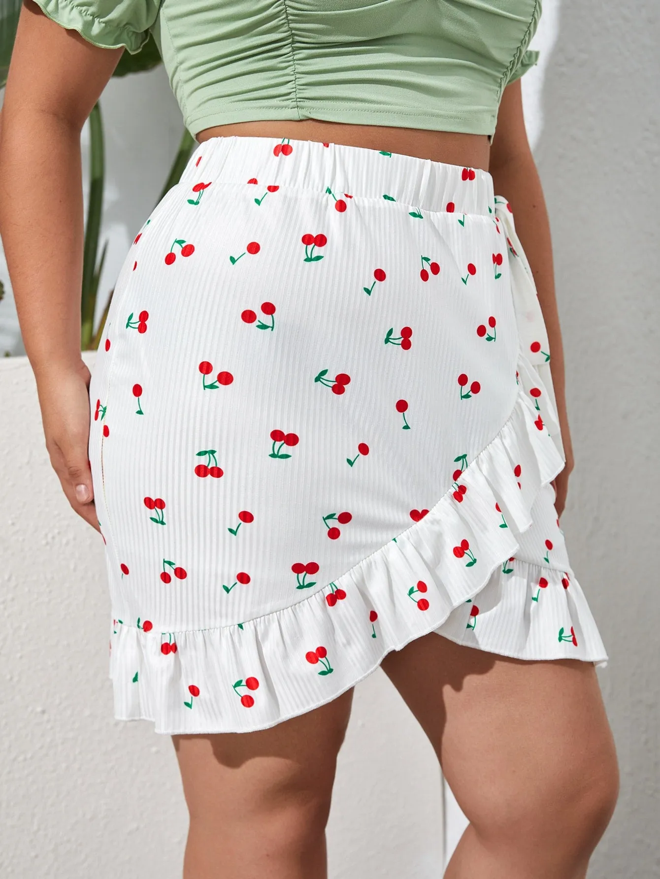All Over Print Tie Front Short Plus Size Skirt