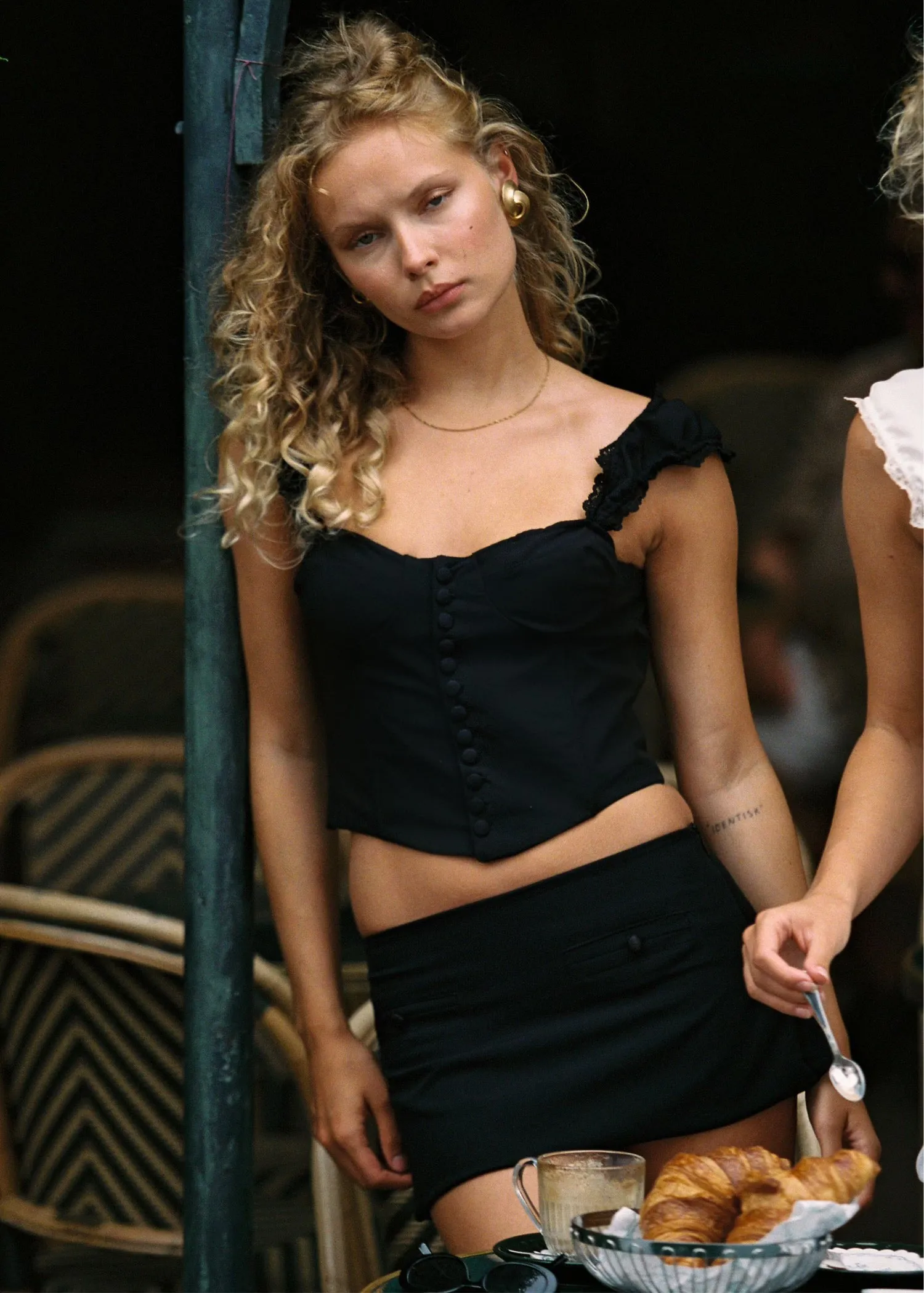 Amour Lace Up Corset | Black Ergonomic Shoulder Cut