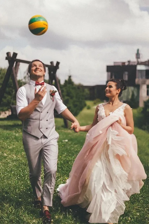Anneprom Sheer Round Neck Pink Wedding Dresses Backless Bridal Gown With Lace Appliques APW0346