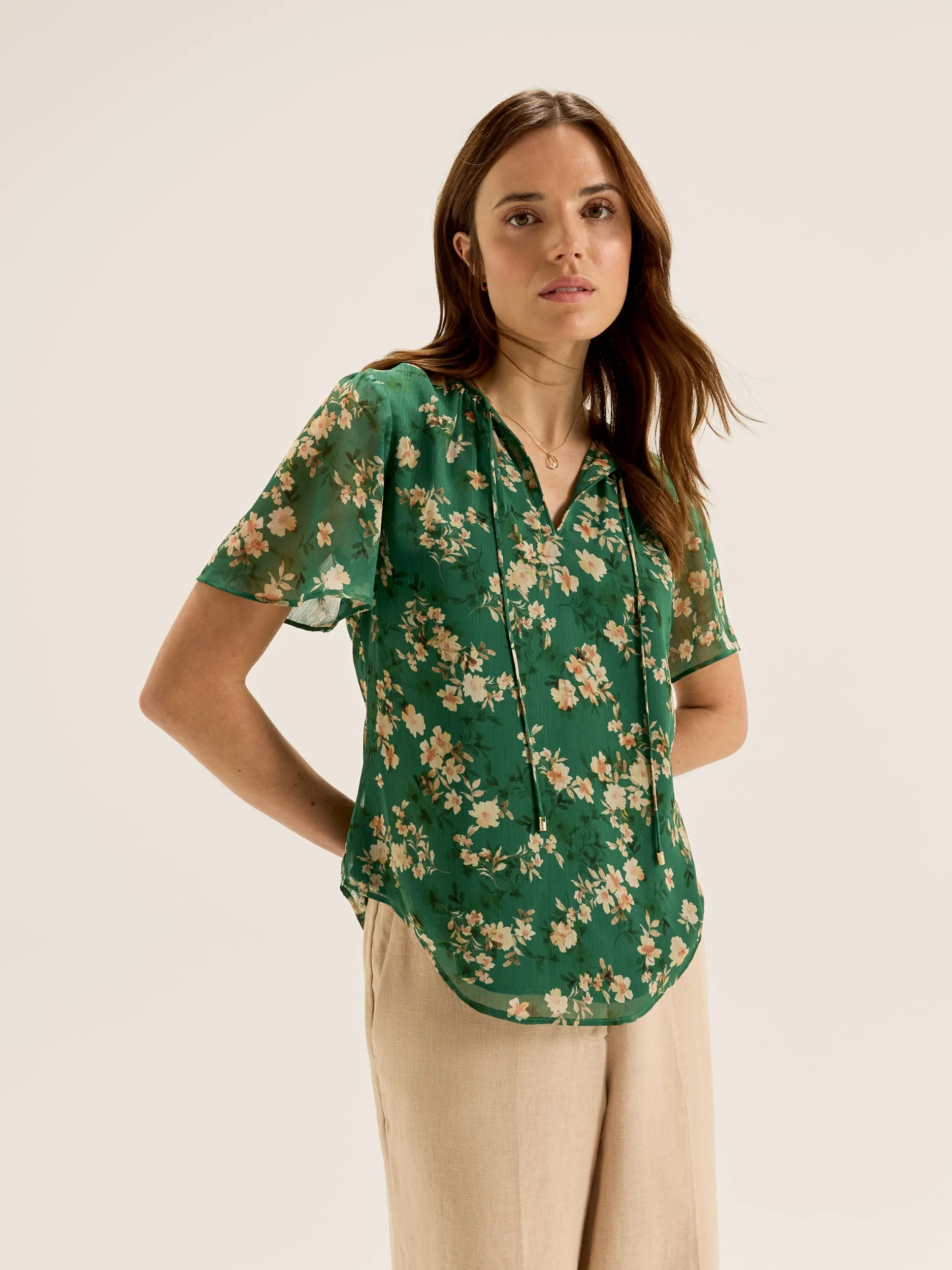 Meadows Floral Top FlatlockSeams Resilient Fabric Blend