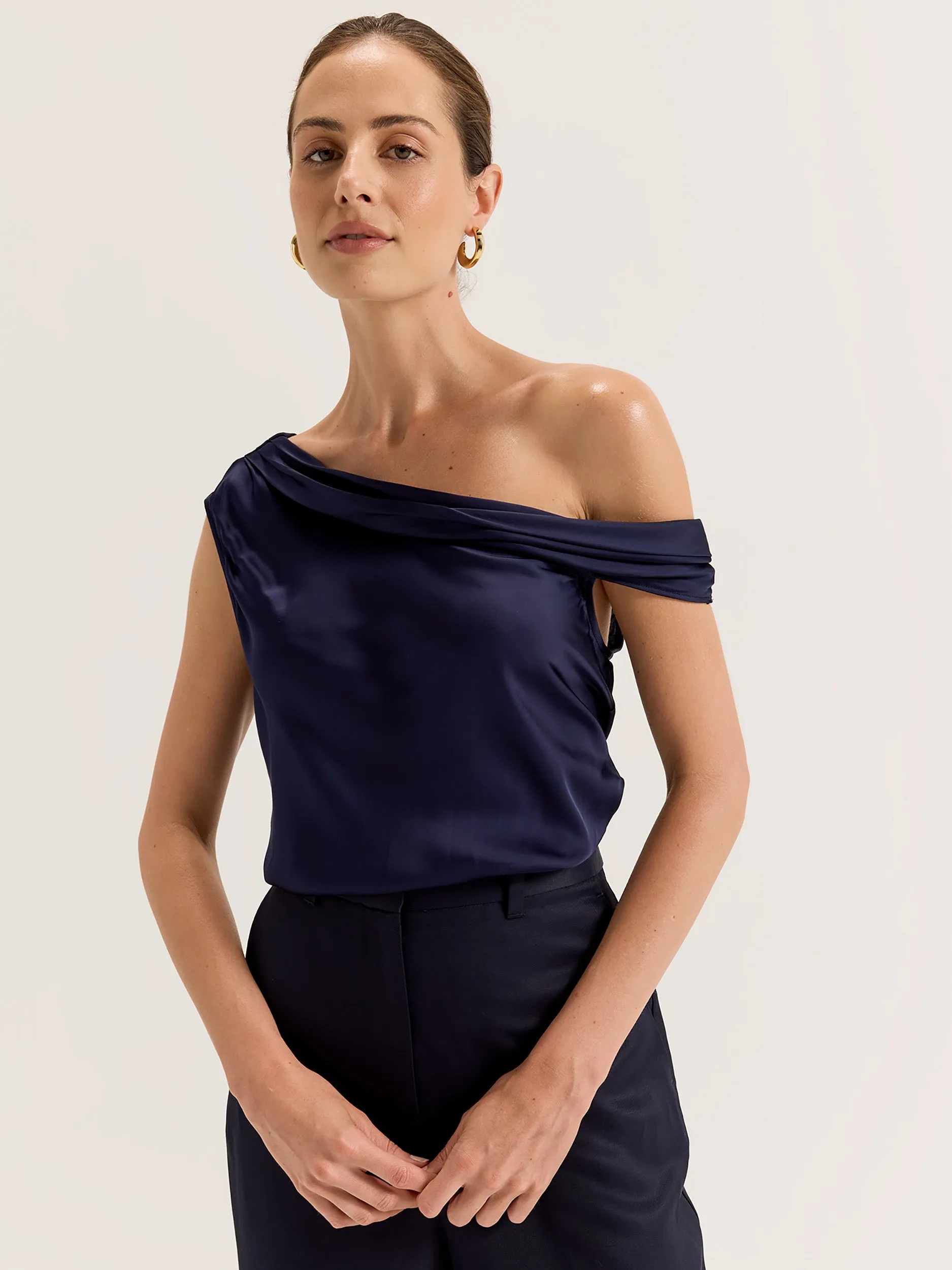 Astor Top Modern Polo Hidden Zipper Pocket