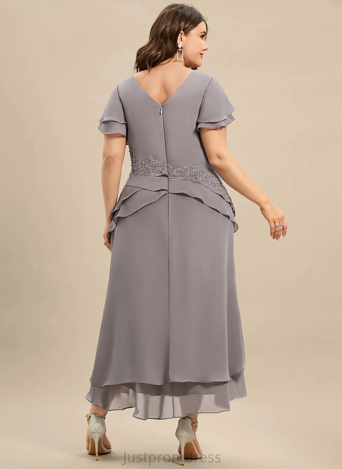 Asymmetrical Chiffon Cascading of the Mother of the Bride Dresses With Dress V-neck Sheath/Column Lace Bride Ruffles Mother Appliques Luciana
