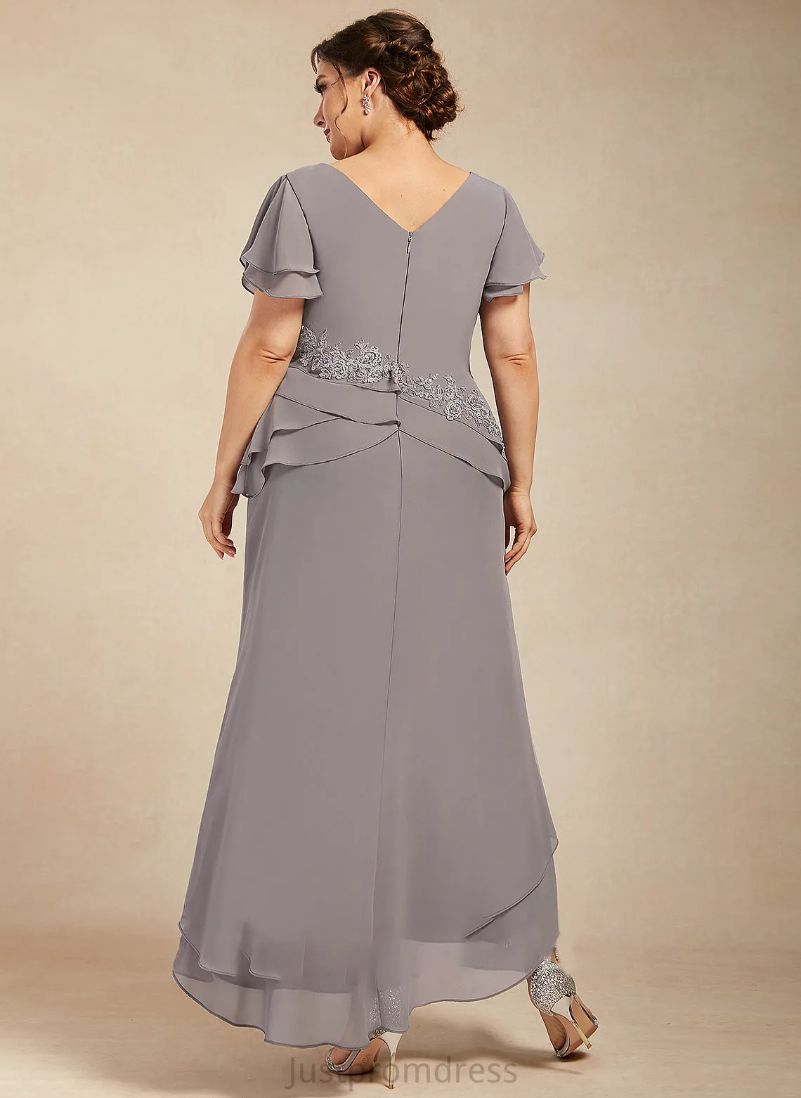 Asymmetrical Chiffon Cascading of the Mother of the Bride Dresses With Dress V-neck Sheath/Column Lace Bride Ruffles Mother Appliques Luciana