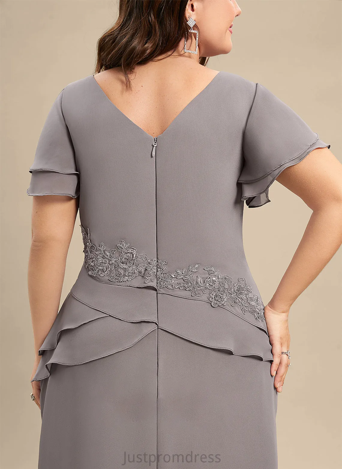 Asymmetrical Chiffon Cascading of the Mother of the Bride Dresses With Dress V-neck Sheath/Column Lace Bride Ruffles Mother Appliques Luciana