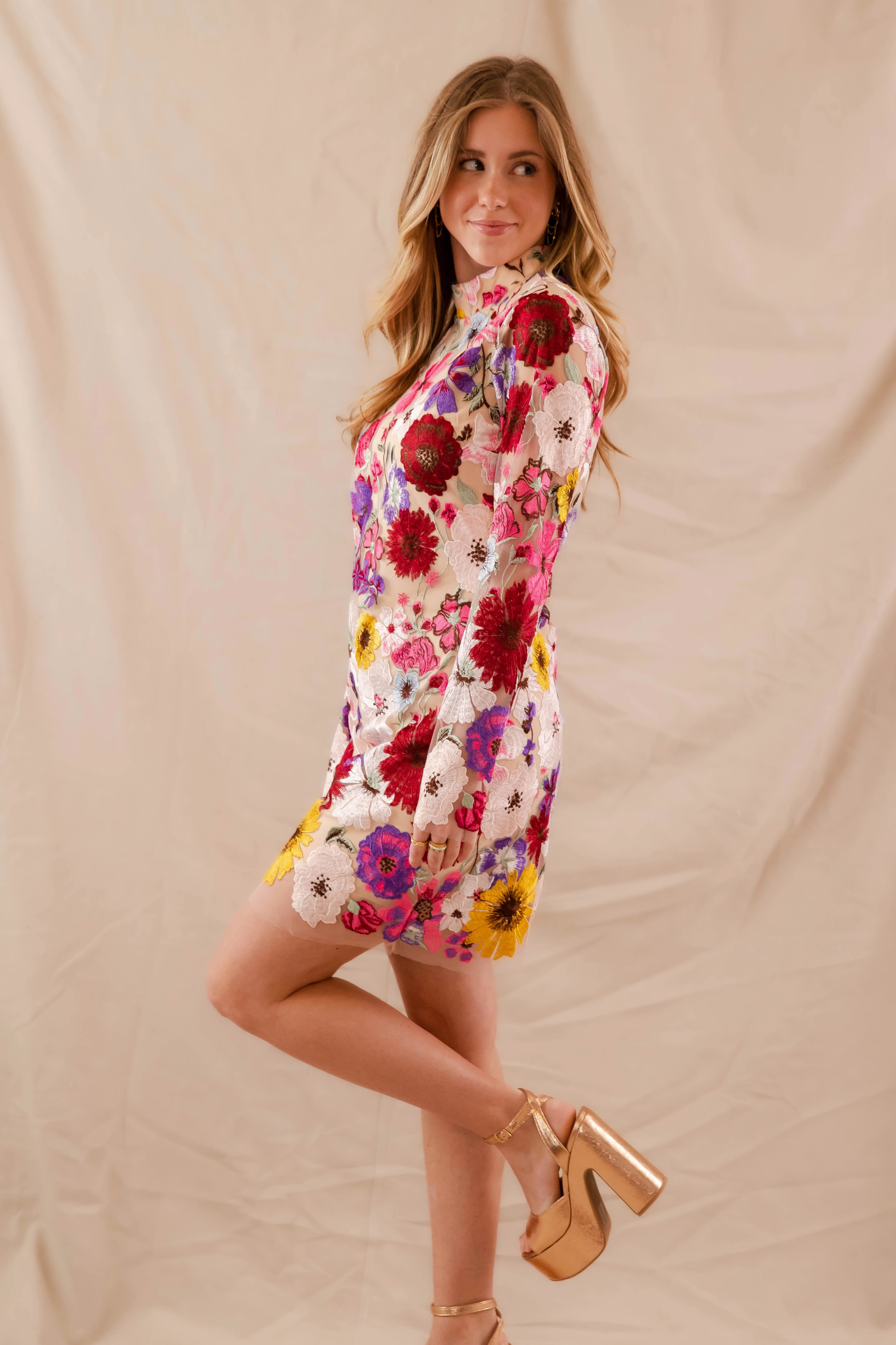 An American Dynasty Dress Reinforced Hem Stitching TemperatureRegulating Material