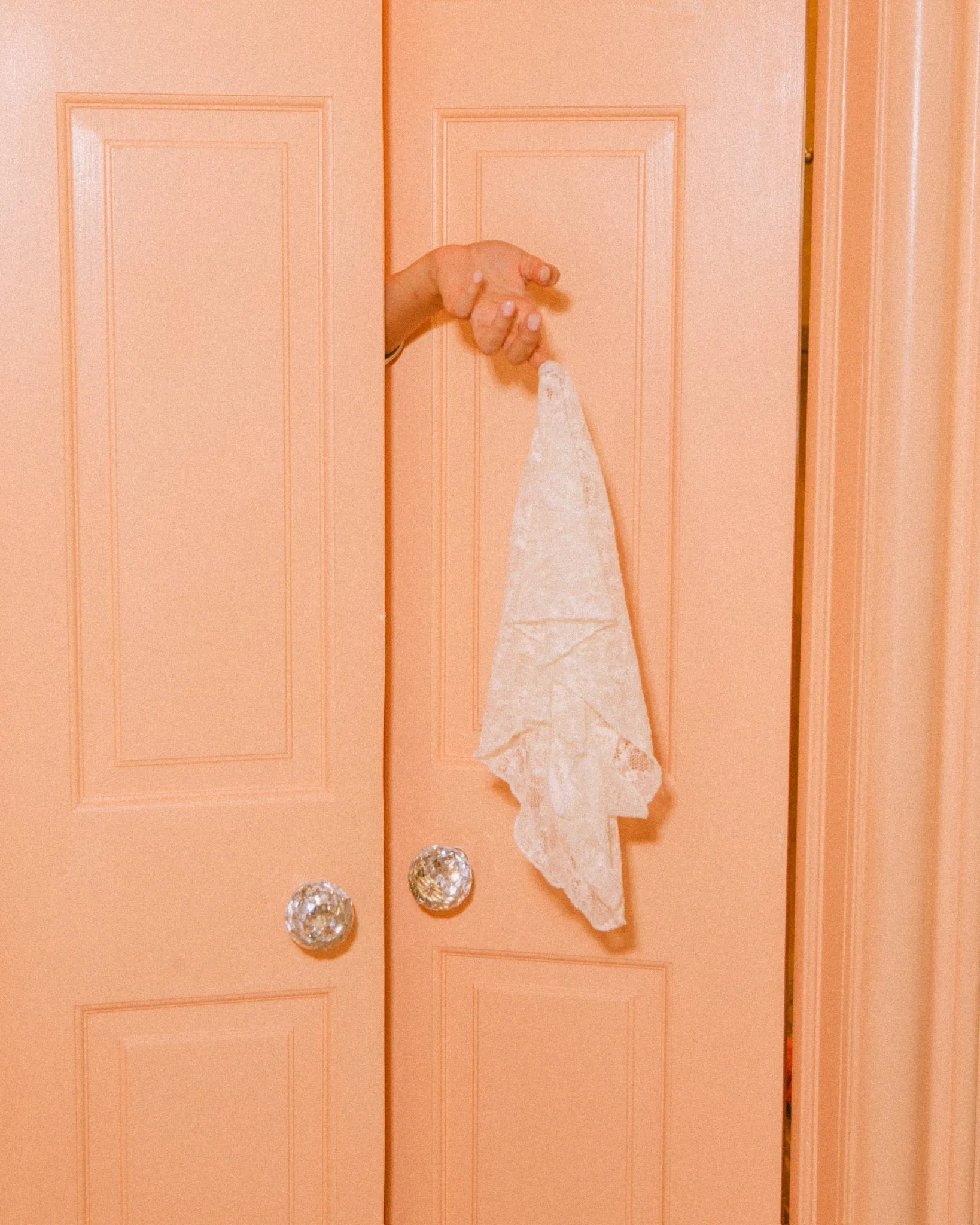 Bisou Short ?? Ivory All Purpose Compact Pack