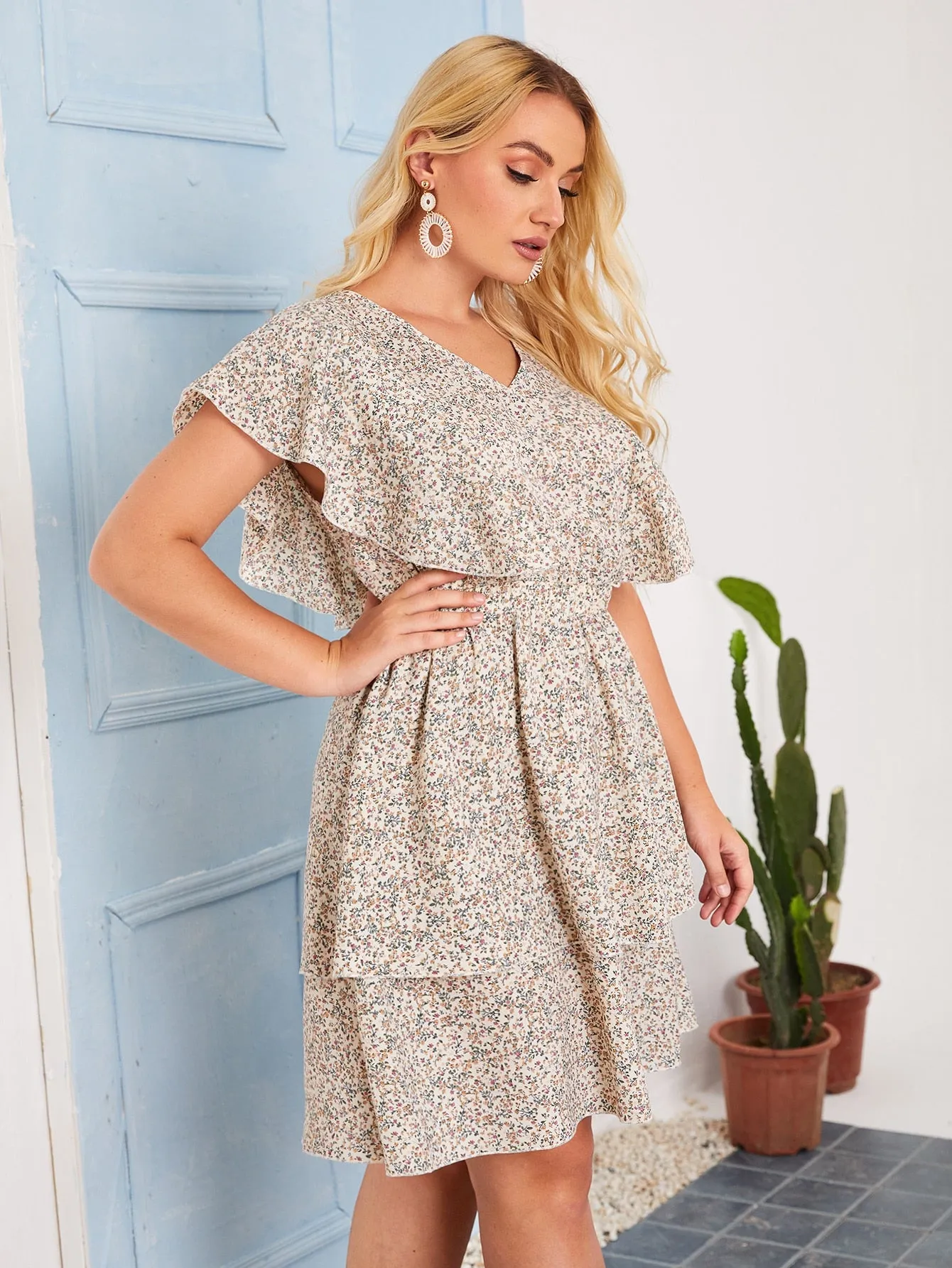 Boho Ditsy Floral Ruffle Short Sleeve V Neck Layered/Tiered High Waist Short Plus Size Dress
