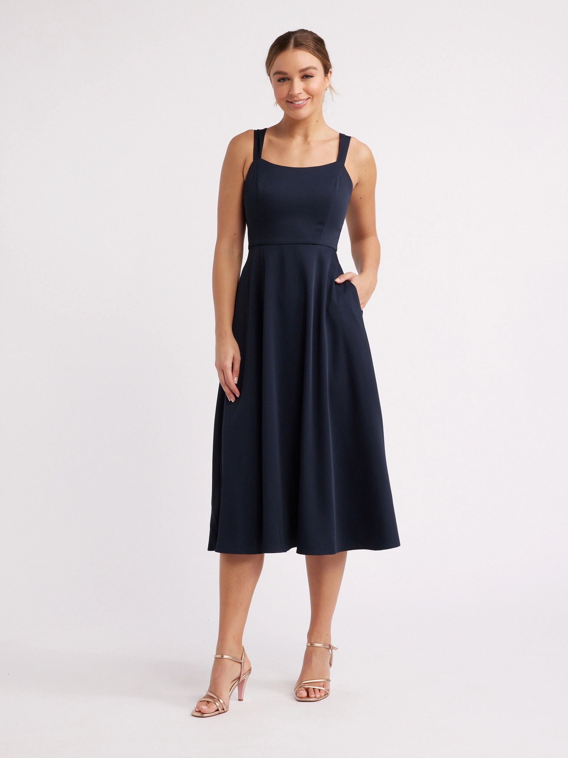 Sculpted Fit Airy Fit New York Dress