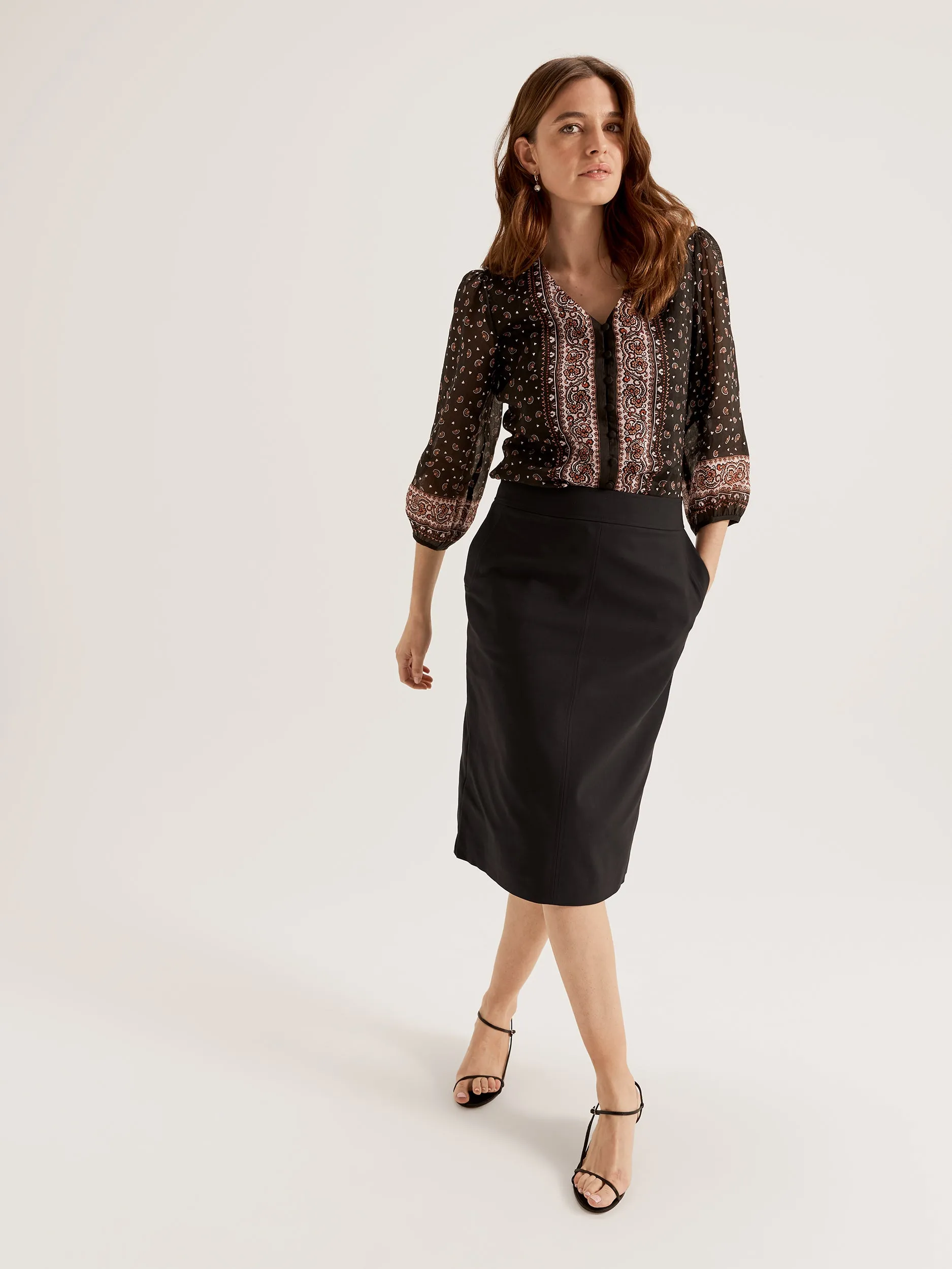 NonIrritatingStitching Relaxed Silhouette Portofino Paisley Blouse