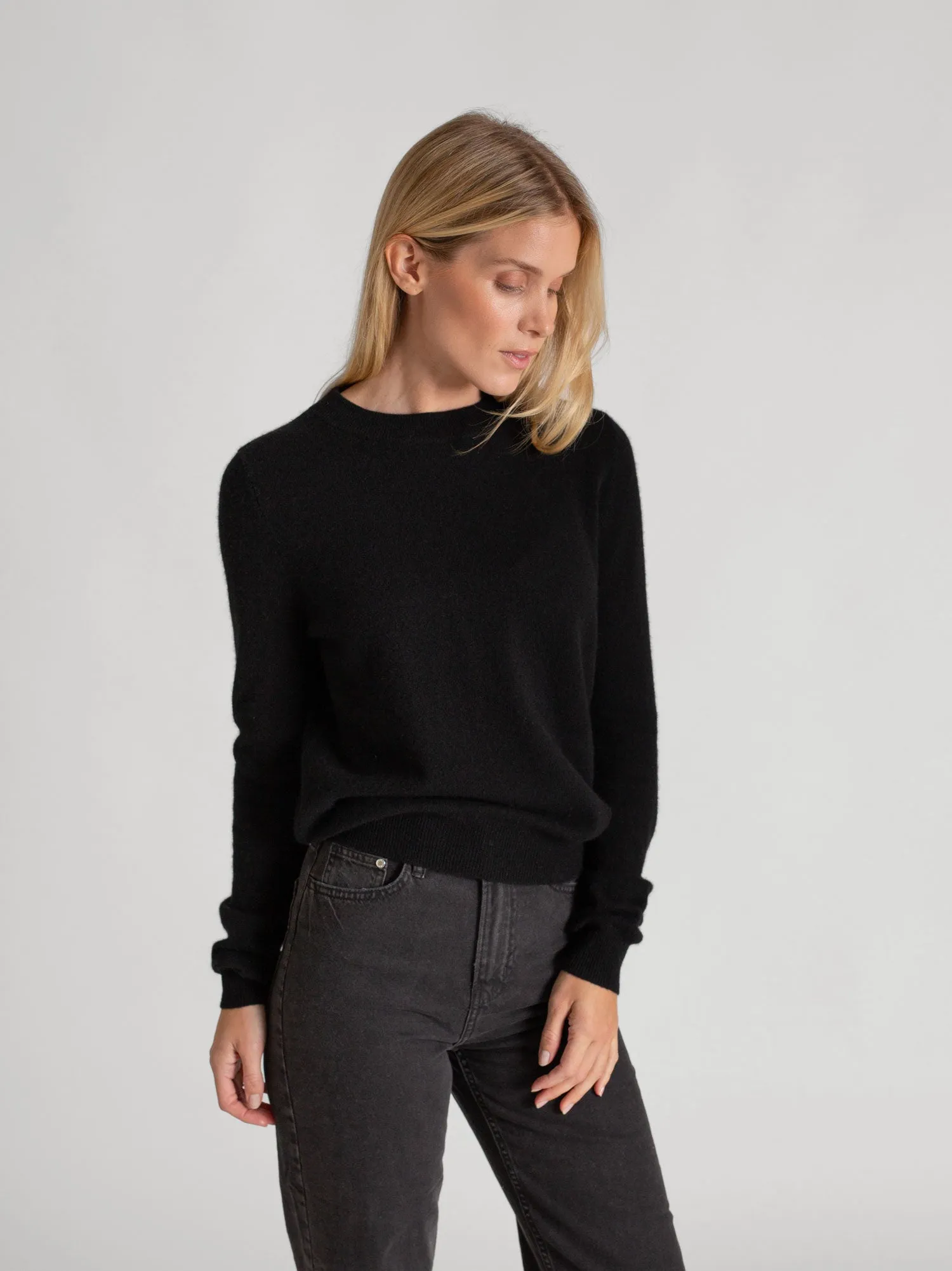 Cashmere sweater "Thora" - black