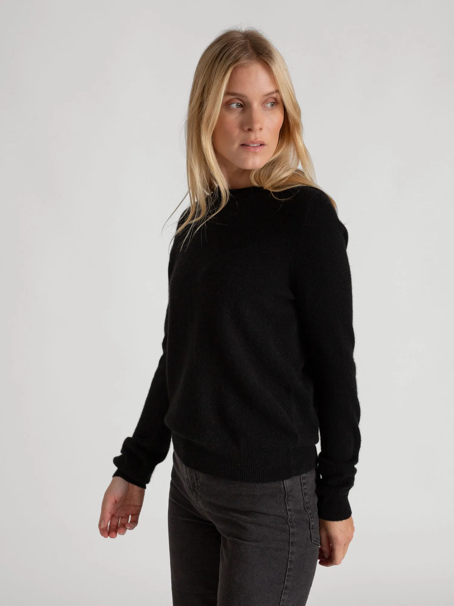 Cashmere sweater "Thora" - black