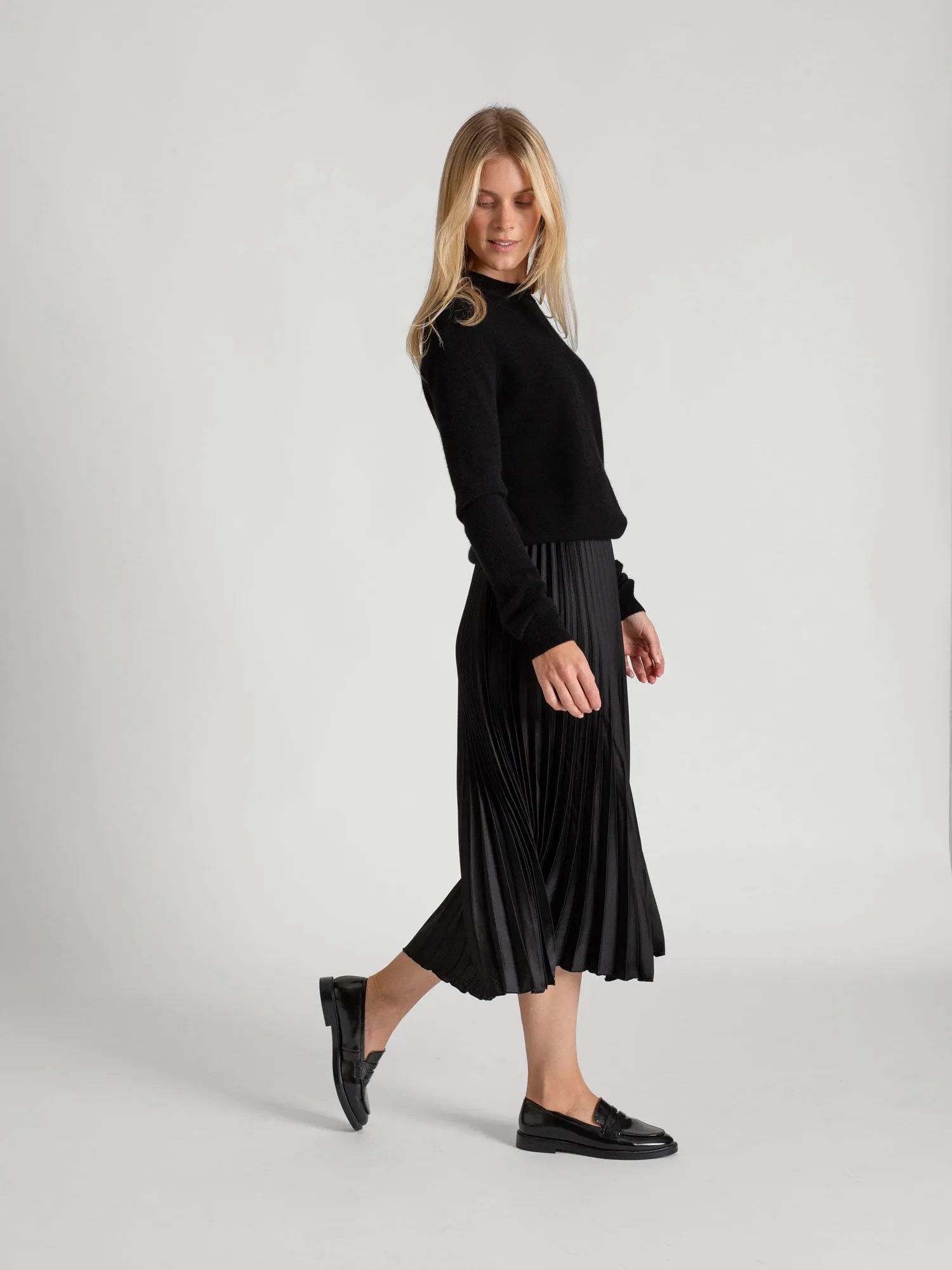 Cashmere sweater "Thora" - black