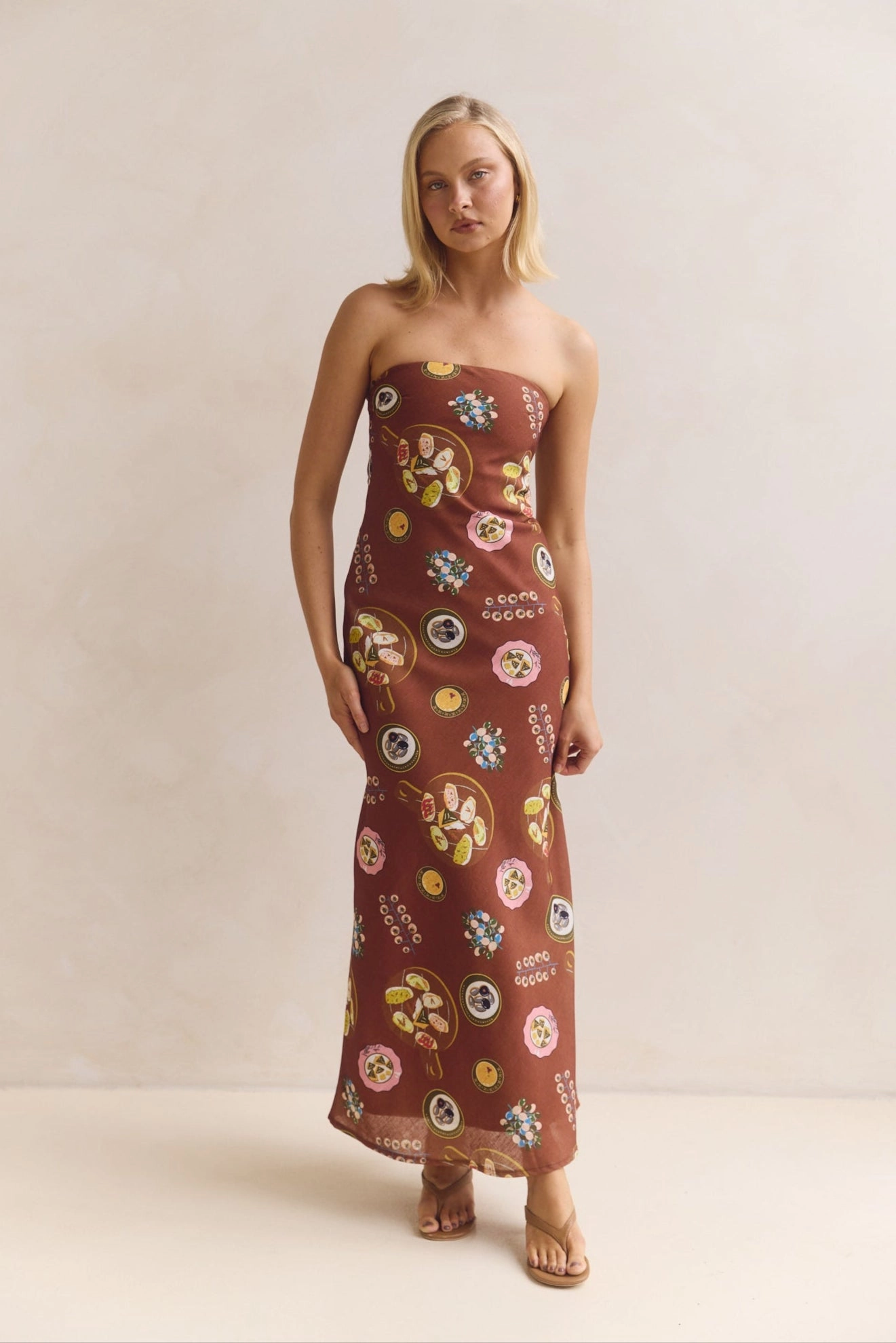 Cozy Silhouette Alba Maxi Dress (Chocolate)