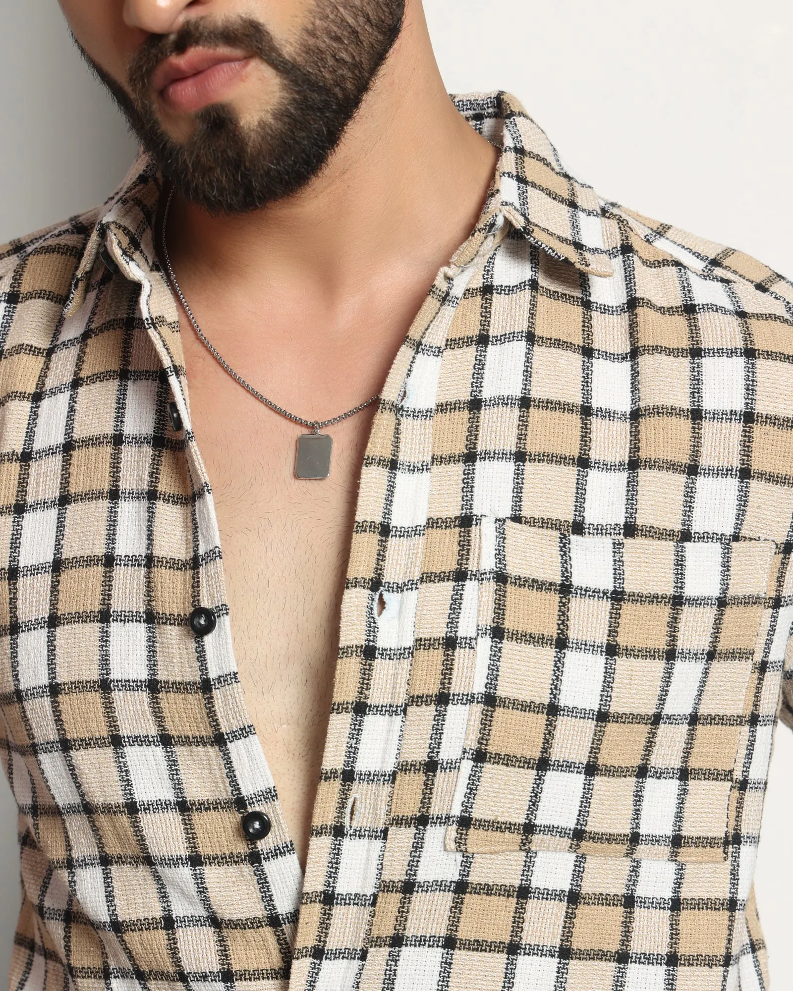 Chimpaaanzee Men Beige & Black Regular Fit Shirt
