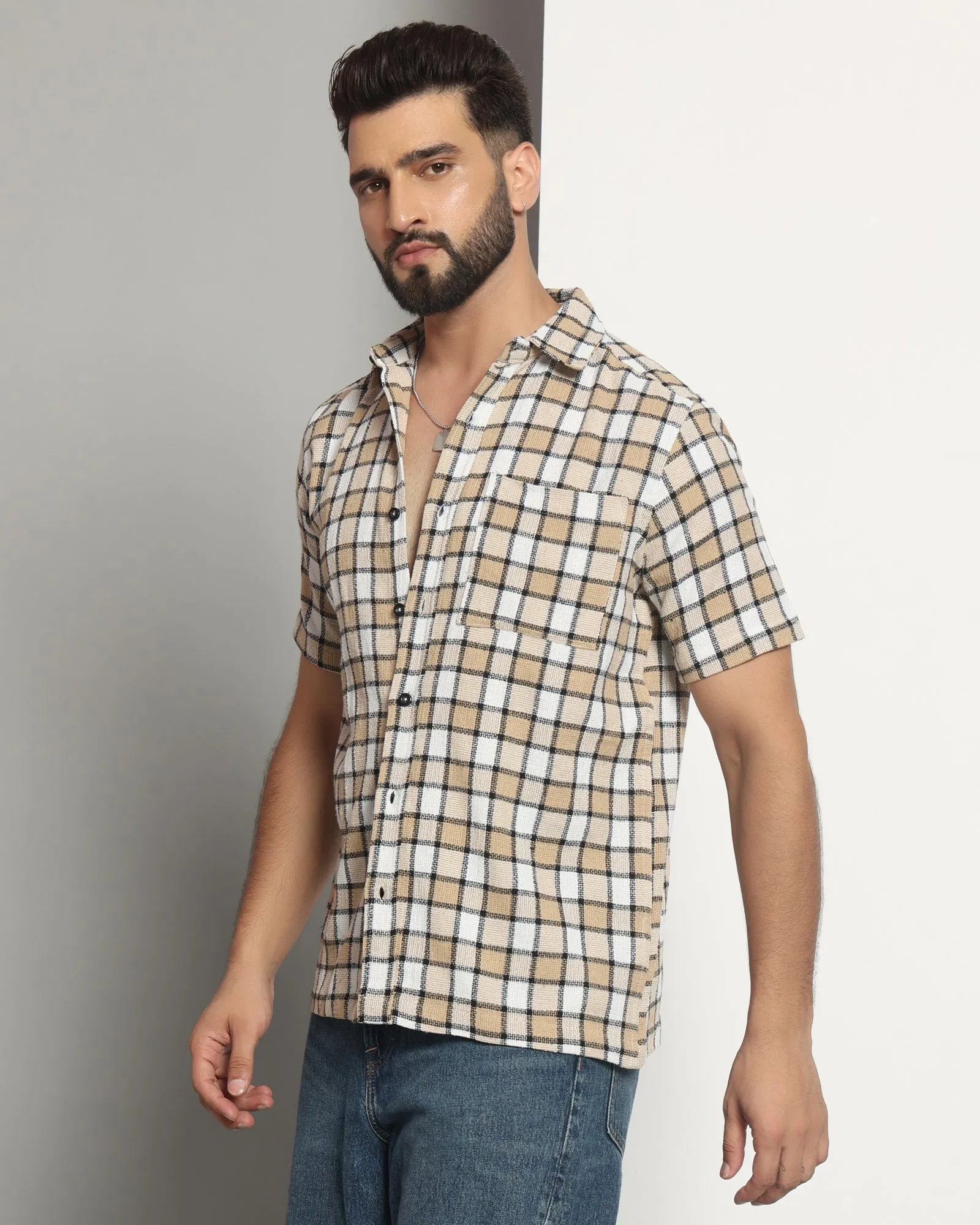 Chimpaaanzee Men Beige & Black Regular Fit Shirt