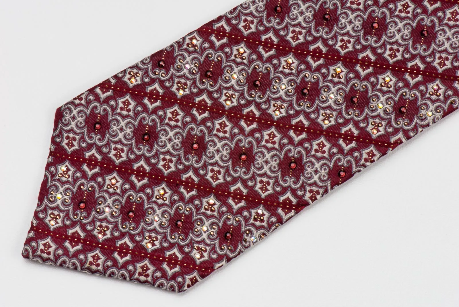 Daniel Hechter Men's Rhinestone Necktie Striped Silver Damask Motif On Burgundy