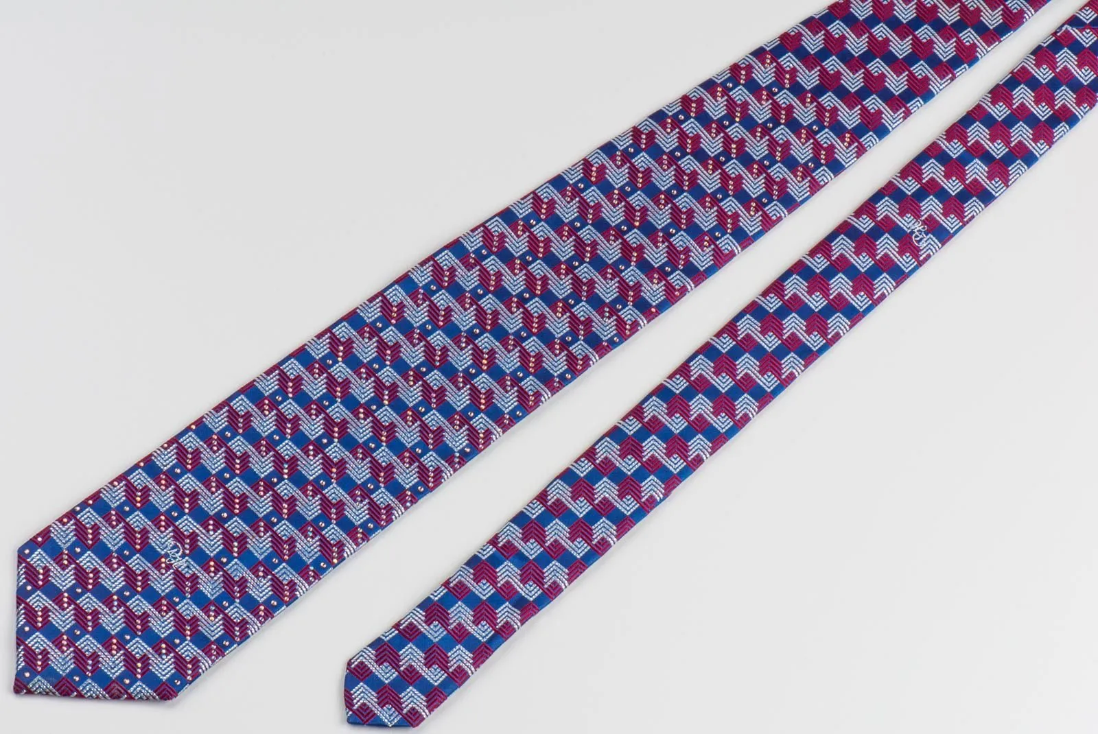 Daniel Hechter Men's Silk Rhinestone Necktie Silver & Red Lattice On Blue With Silver Sparkles
