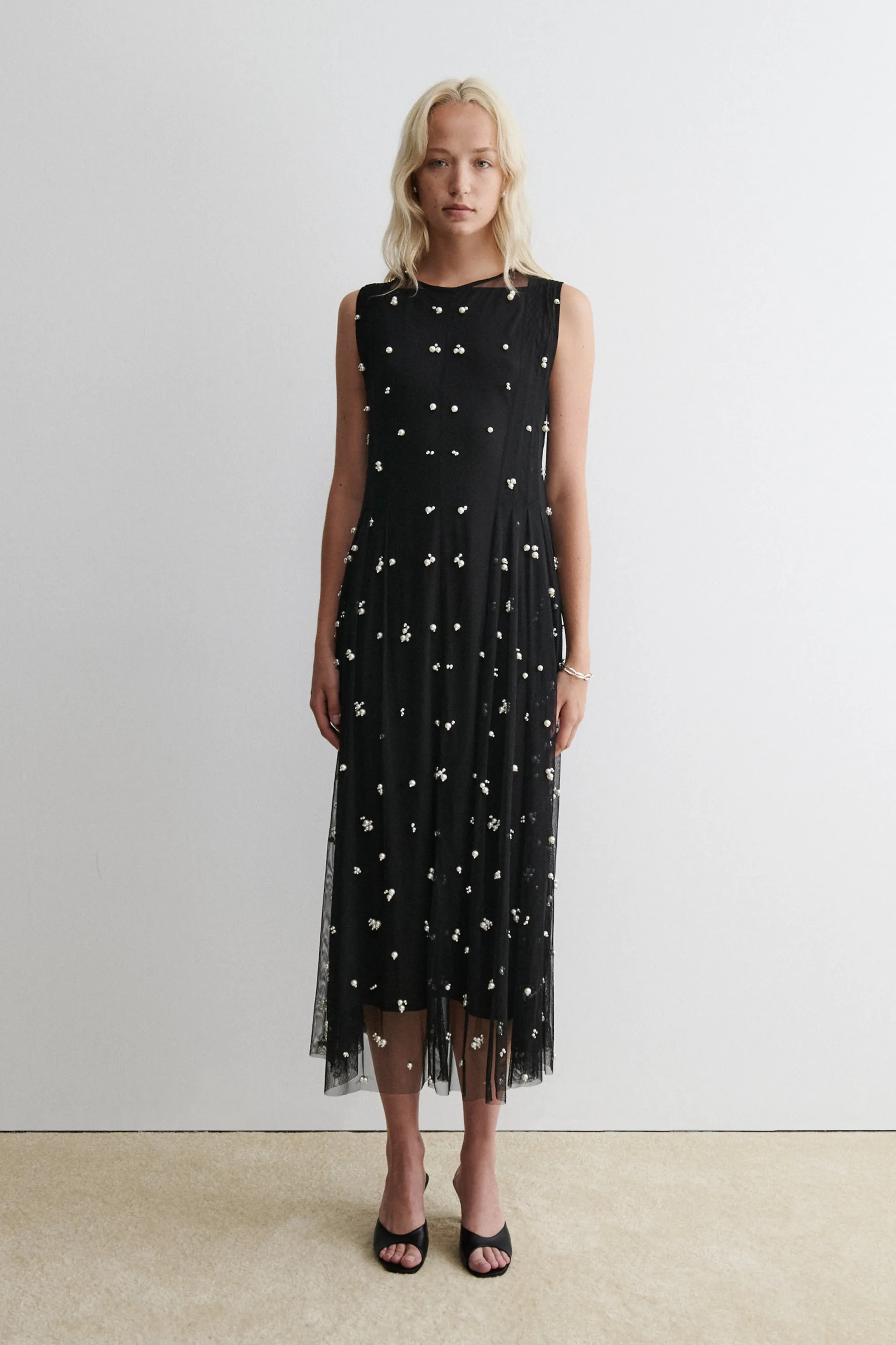 Smart Silhouette All-day style Doan Dress