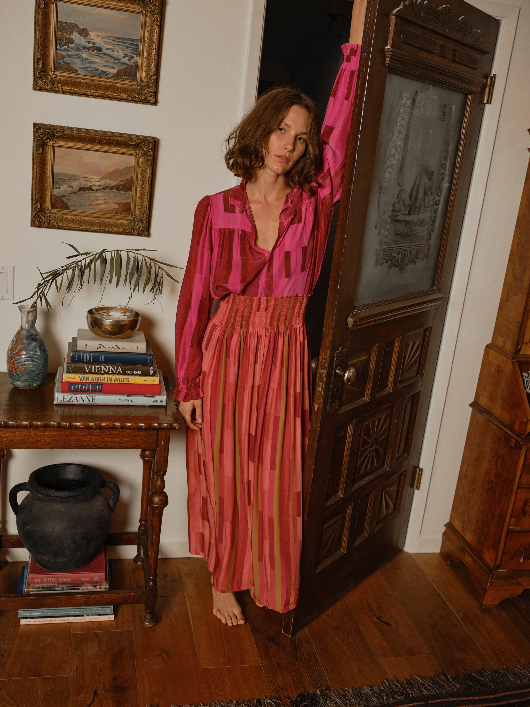 Slim Silhouette NoRoll Hem Technology GEORGIA TOP