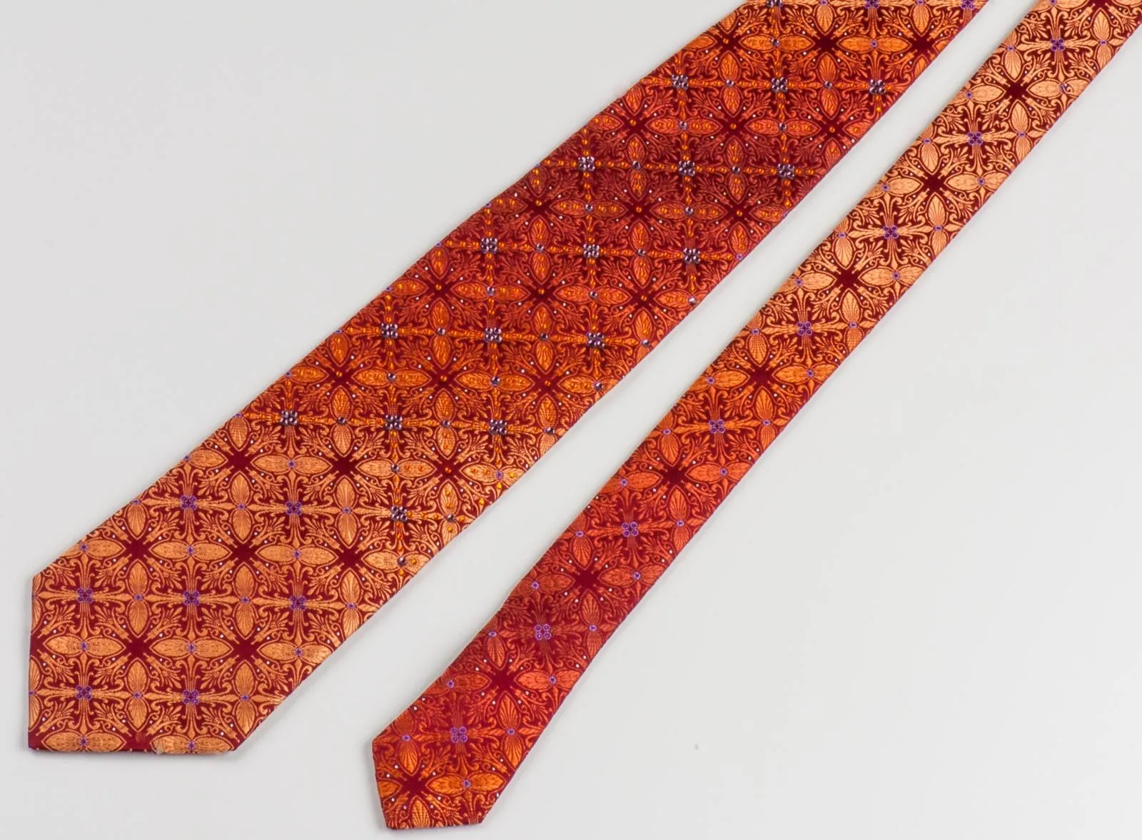 Elle Homme Men's Silk Rhinestone Necktie Orange Fleur De Lis Motif On Burgundy With Sparkles