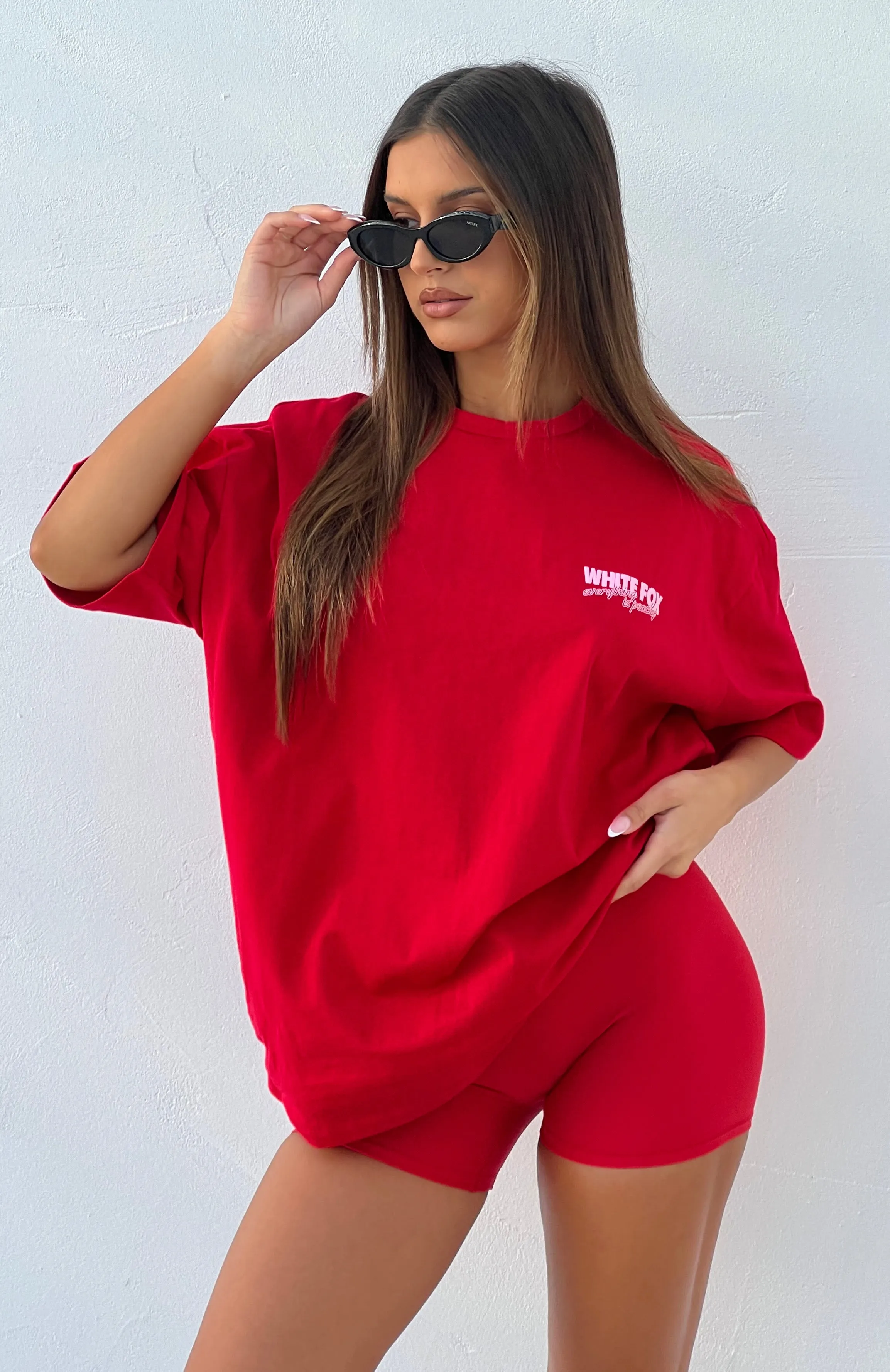 Minimalist Cuff Everything Is Peachy Oversized Tee Red