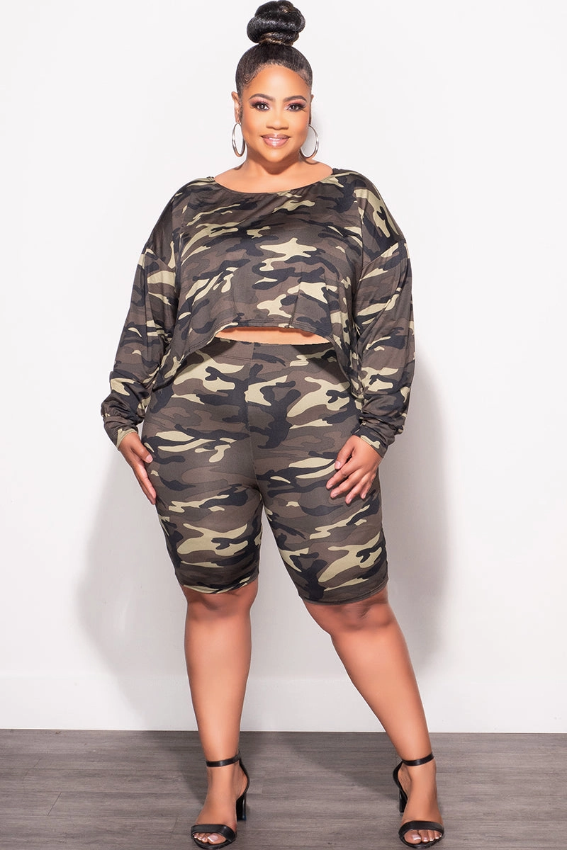 Side zipper All Day Use Final Sale Plus Size 2-Piece (Oversize Top & Bermuda Short) Set in Camouflage Print
