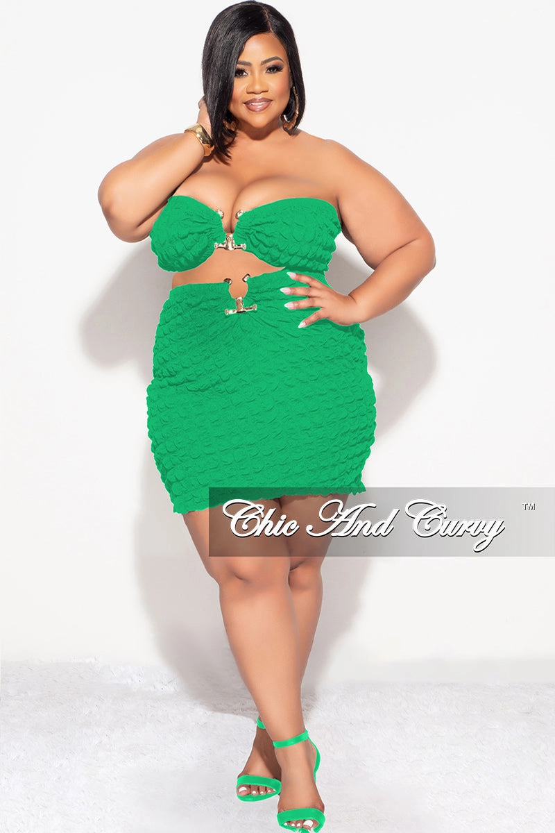 Perfect Design ErgonomicArticulatedDesign Final Sale Plus Size 2pc Honeycomb Texture Strapless Top and Skirt Set in Green