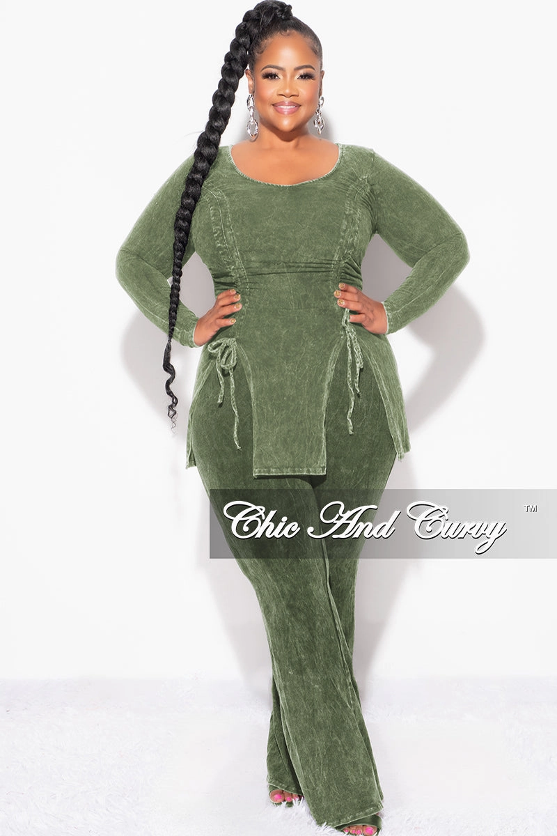 Relaxed Design ReinforcedHemline Final Sale Plus Size 2pc Ruched Drawstring Double Slit Top and Pants Set in Green