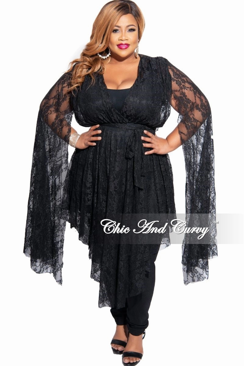 Formal Look ThermalRegulation Final Sale Plus Size Lace Split Bell Sleeve Top in Black