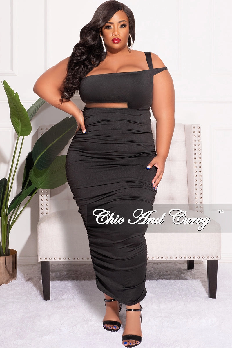 Breathable Lining Adaptive Fit Final Sale Plus Size One Shoulder Cutout Ruched Dress in Black