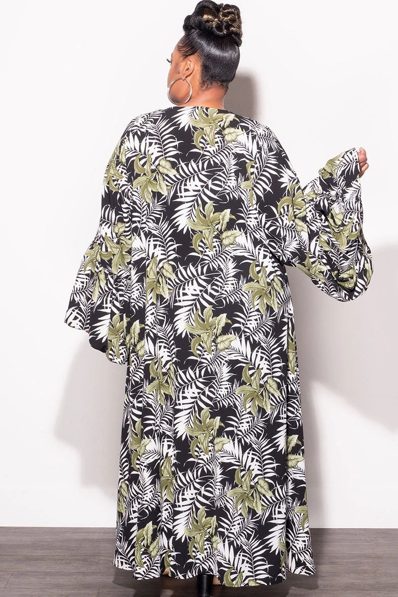 Lightweight Fit Timeless Fit Final Sale Plus Size Puffy Sleeve Kaftan in Black White and Green Tropical Print