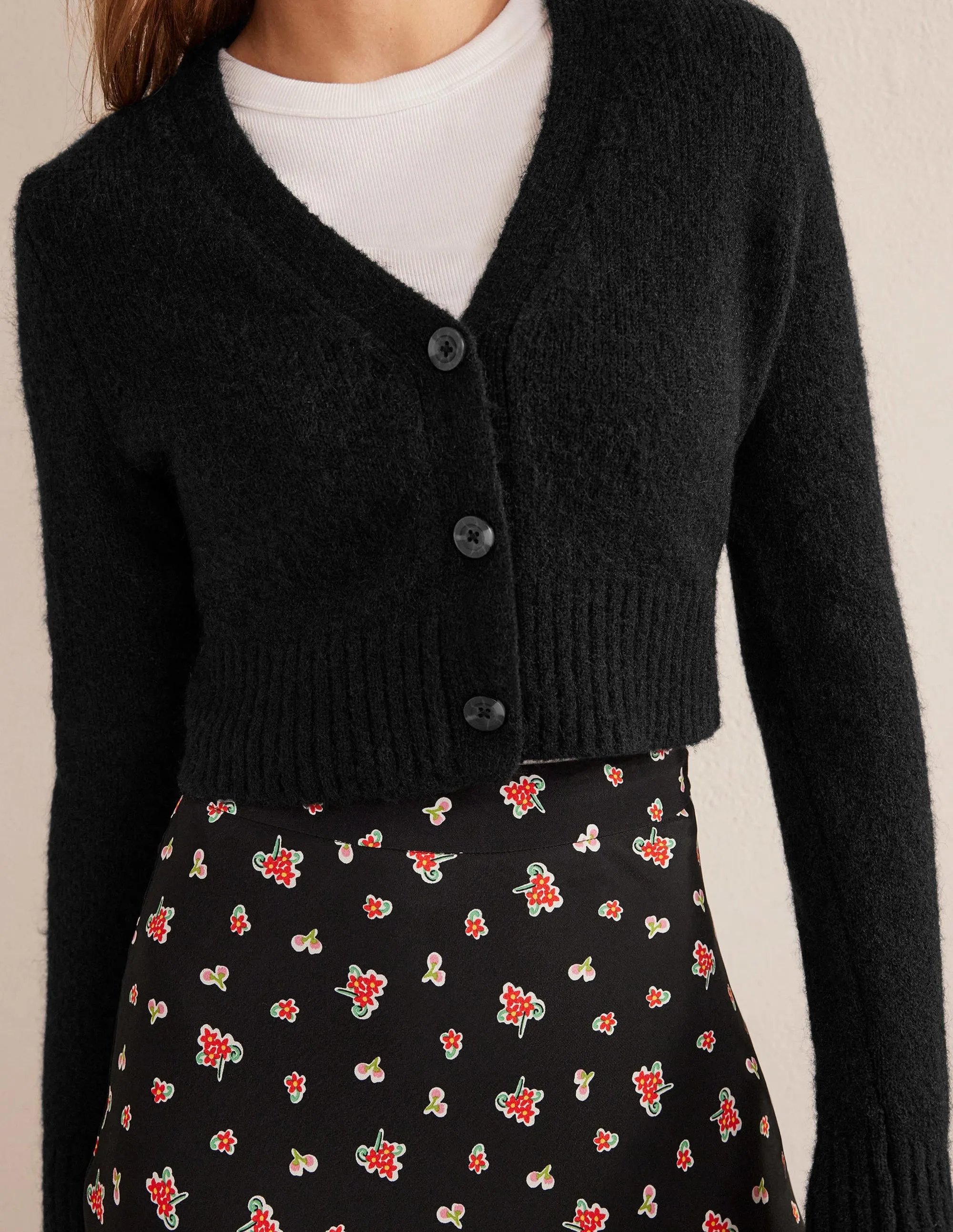 Fluffy Cropped V-Neck Cardigan-Black