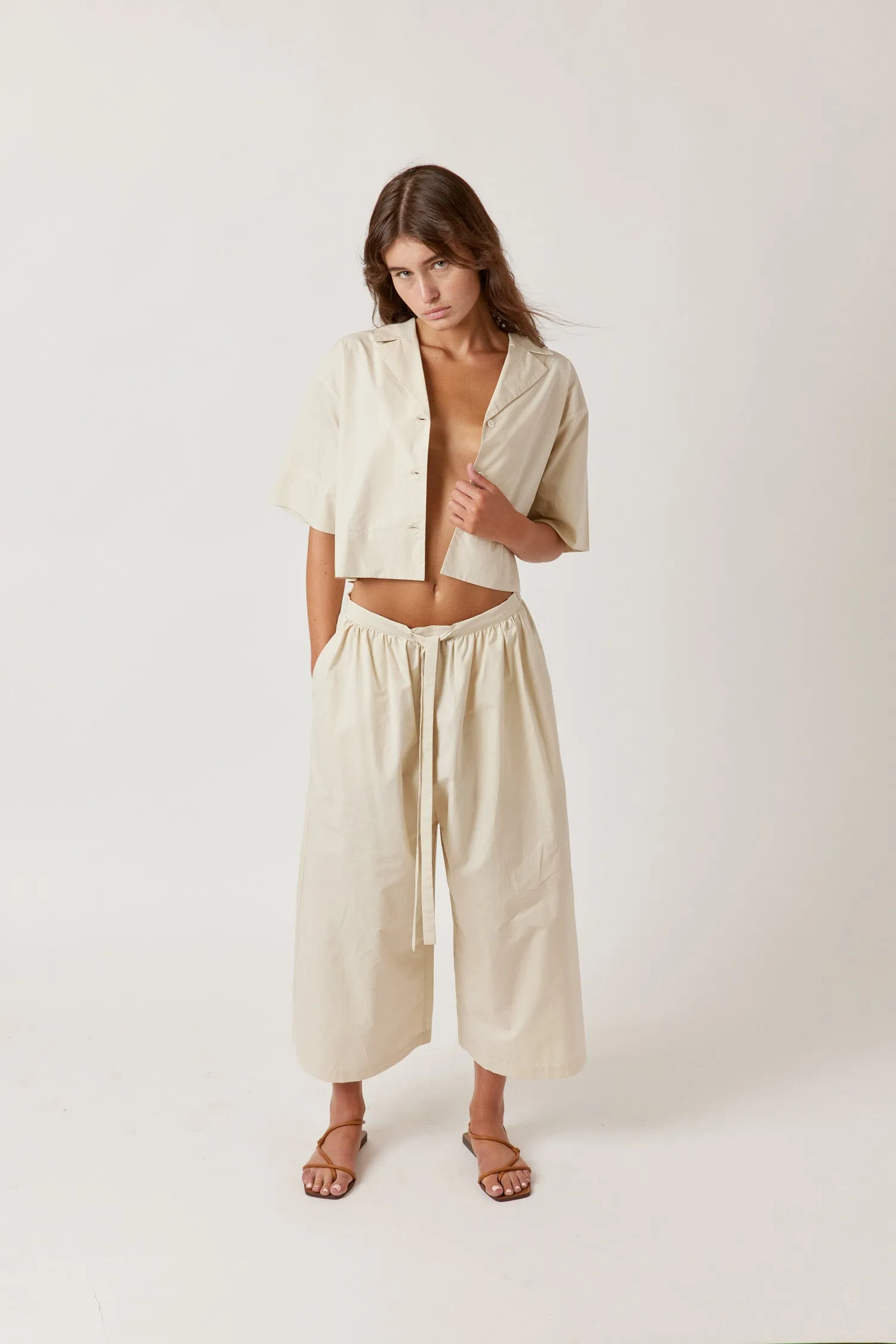 Half-sleeve crop button-down shirts