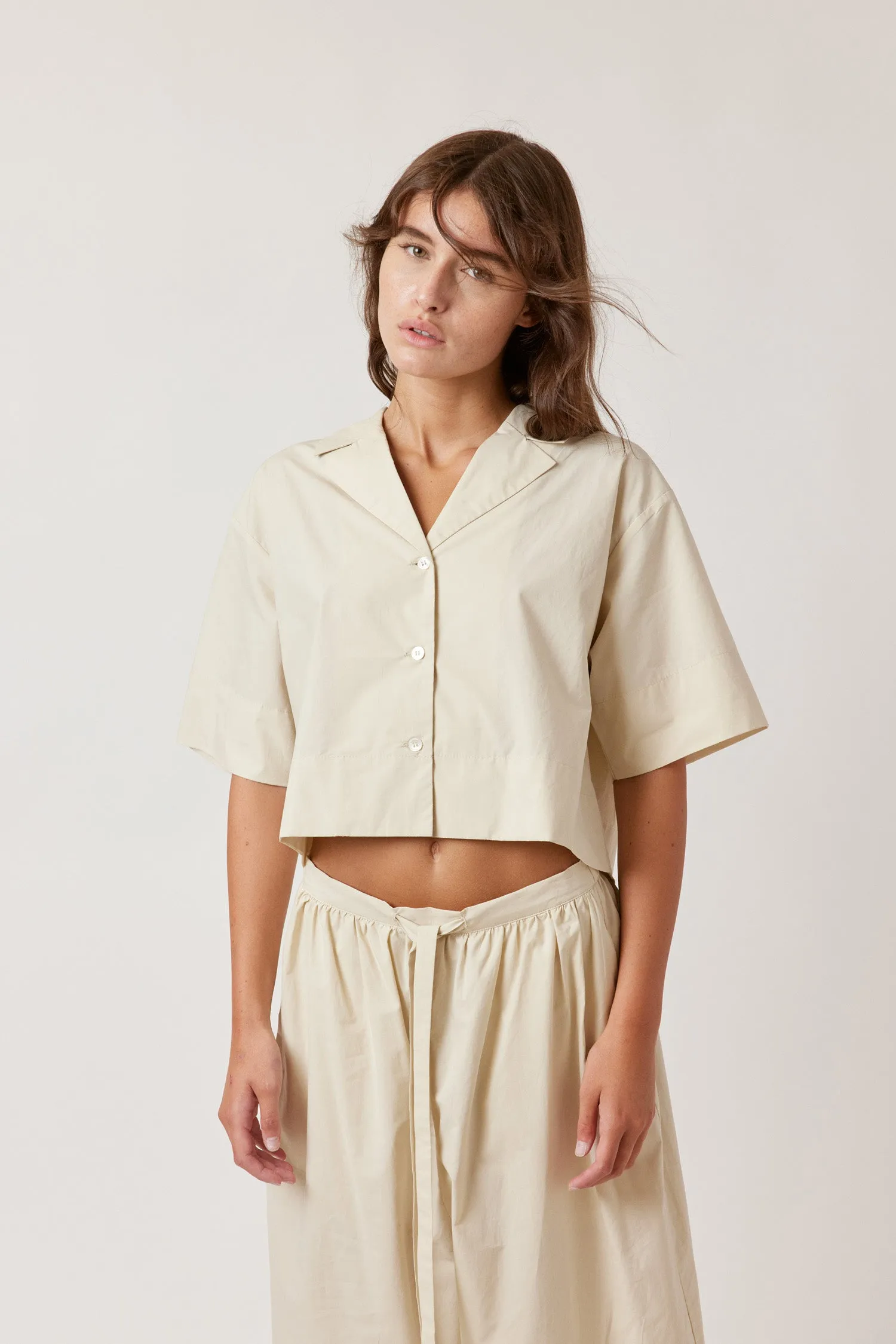 Half-sleeve crop button-down shirts