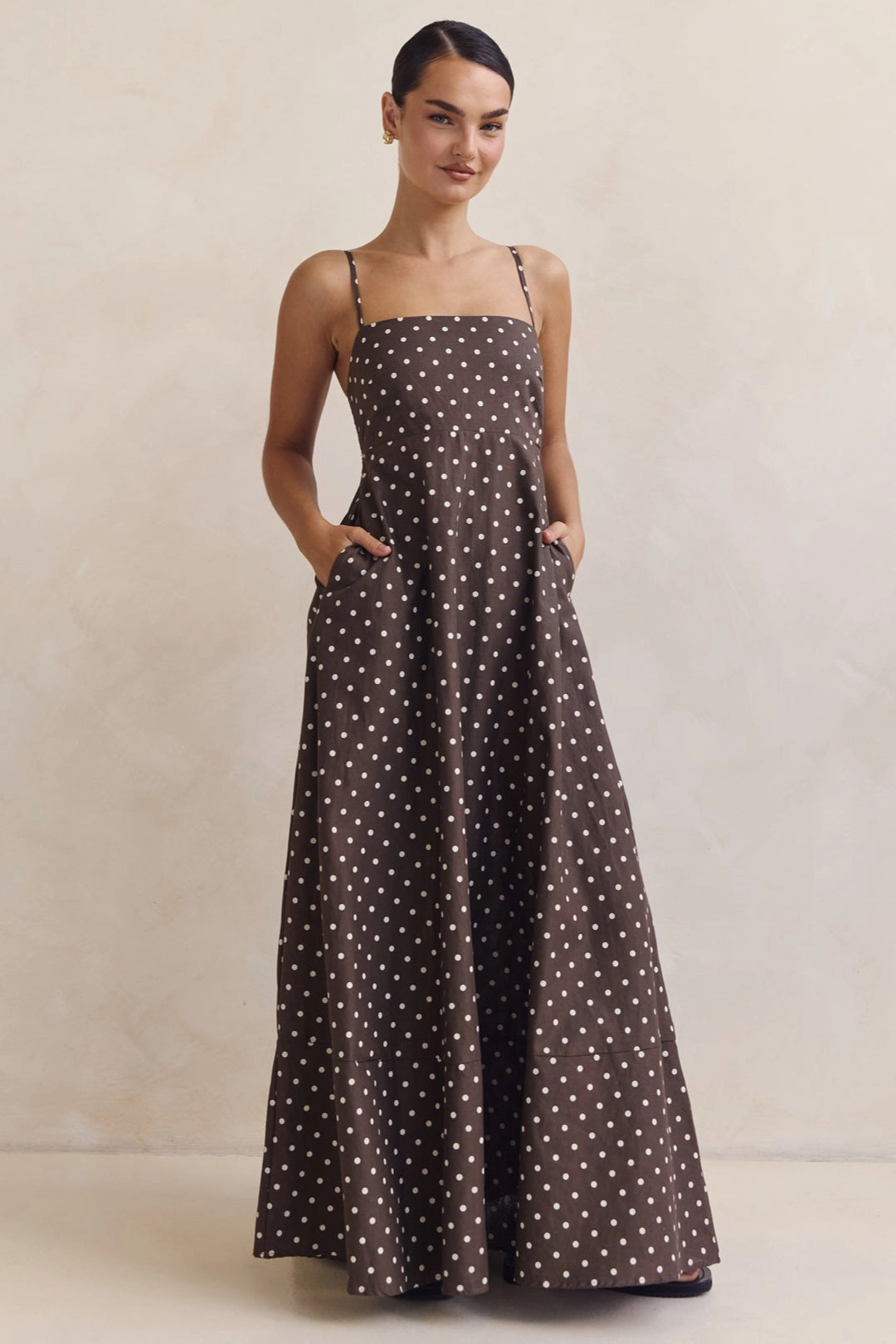 Hallie Maxi Dress (Chocolate) Casual-Look Sculpted Detail