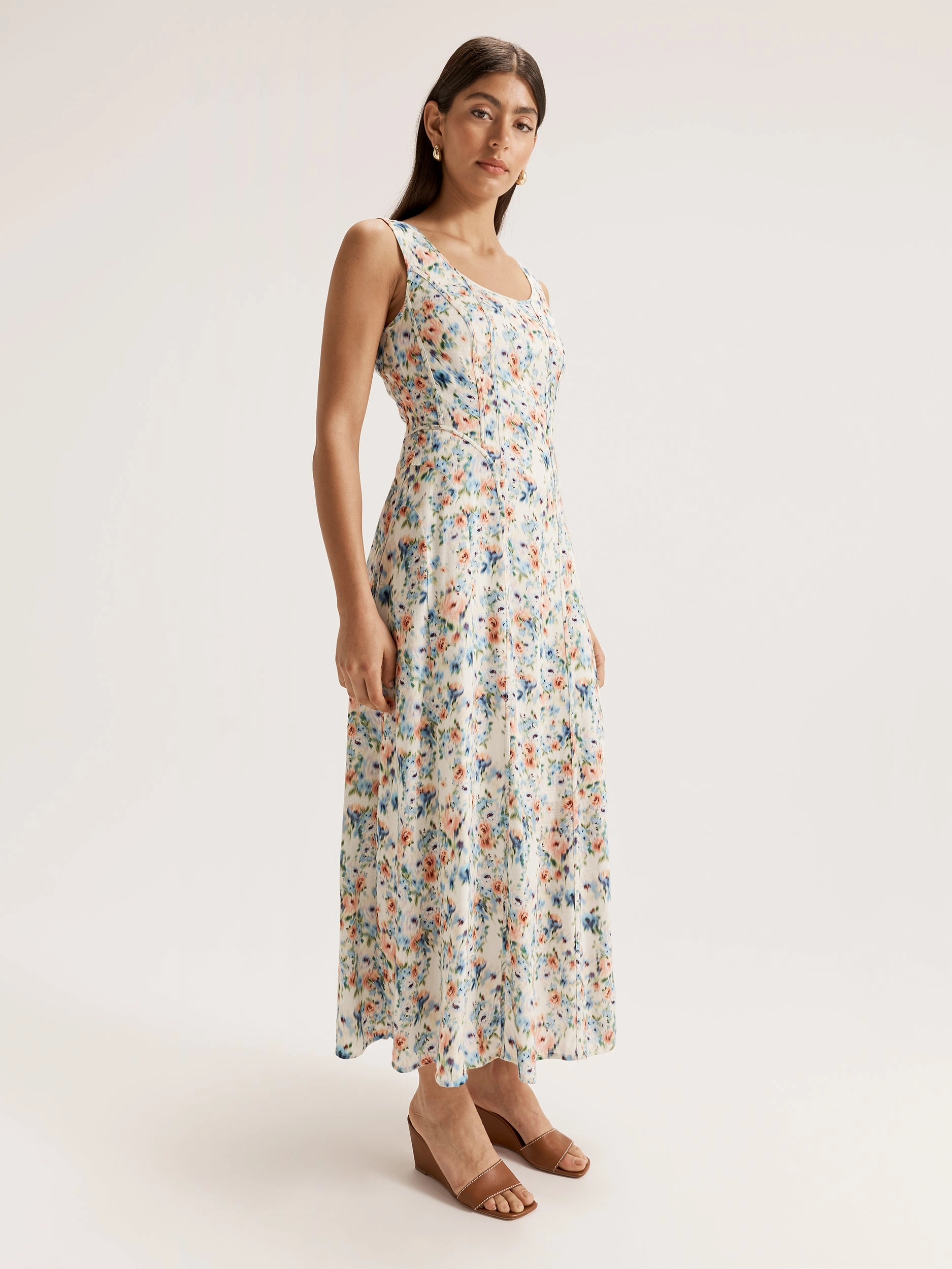 Anti-Static-Finish Low Maintenance Hazy Floral Panelled Dress