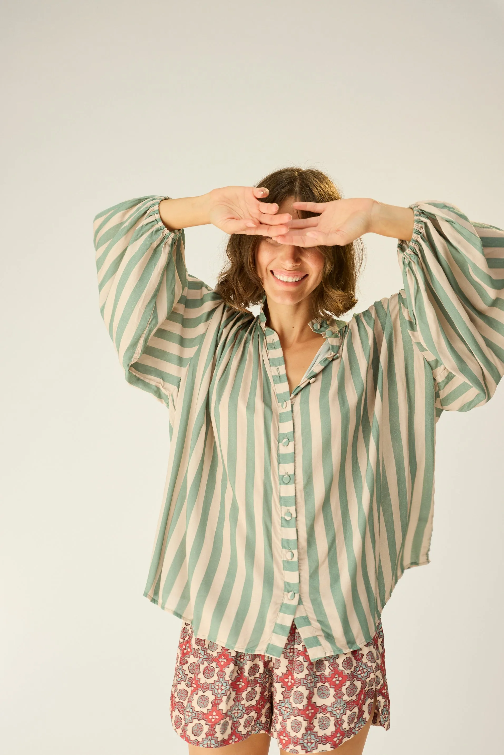 IRIS TOP Tailored Placket Layered Panel Construction