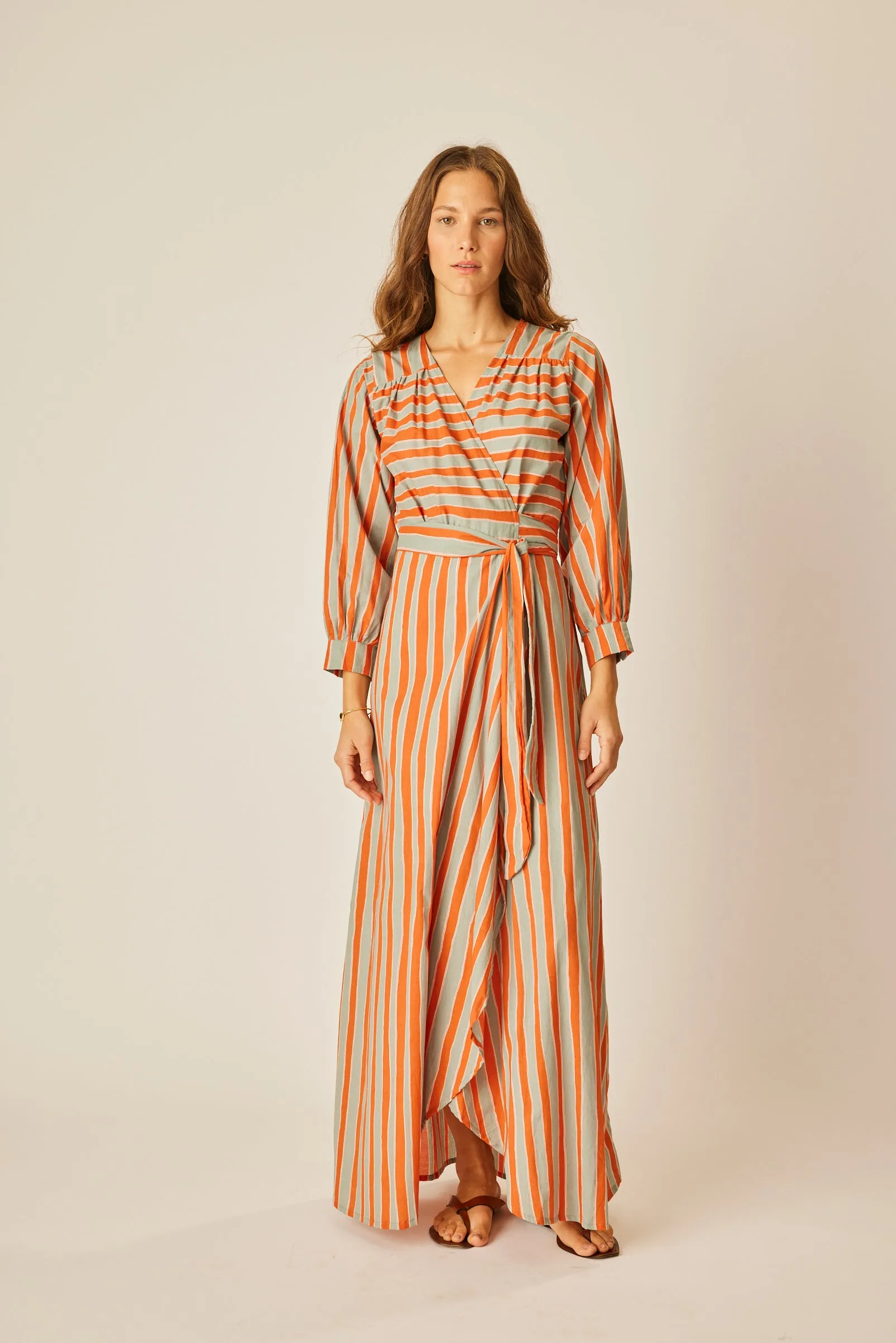 KATE LONG SLEEVE MAXI animal-print Flattering Comfort Wear