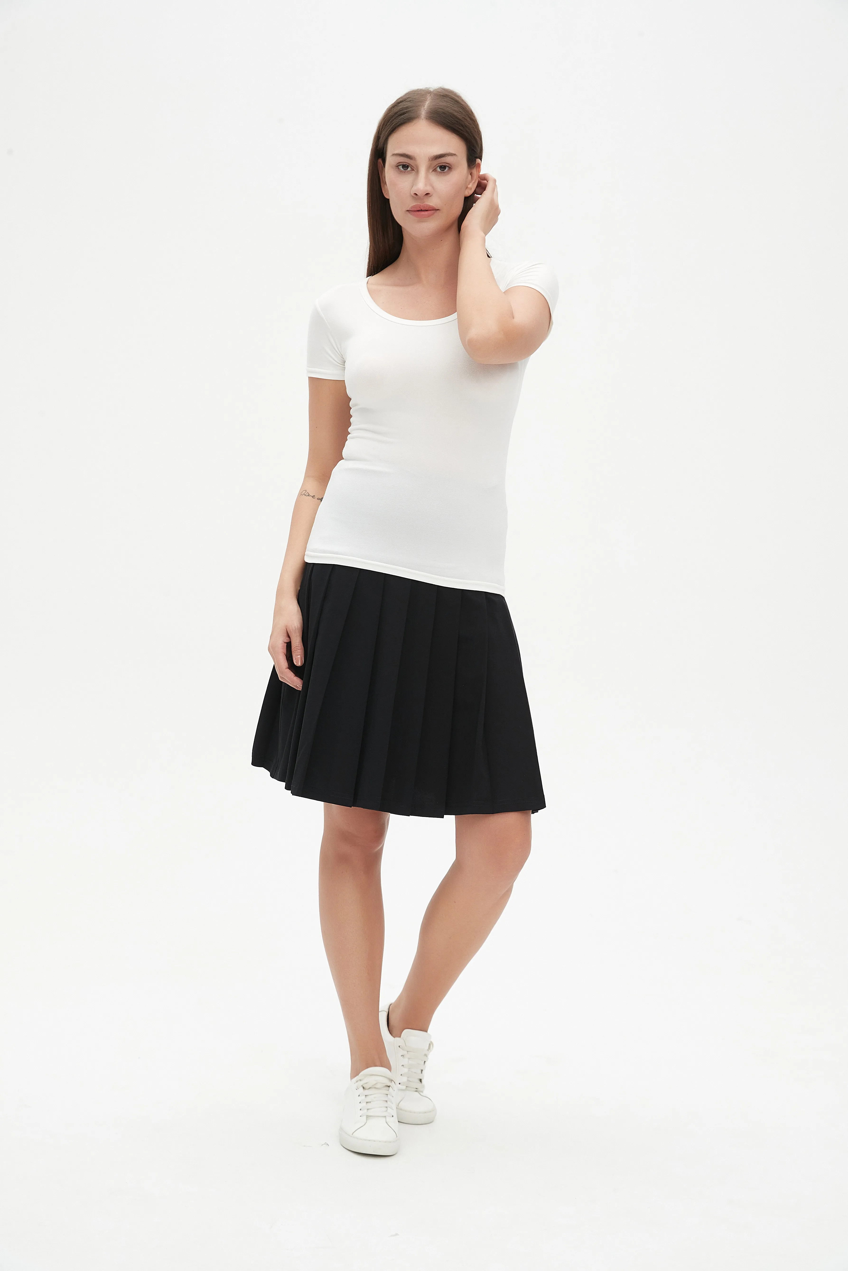 Oversized style Signature Line MM COTTON PLEATED SKIRT - BLACK