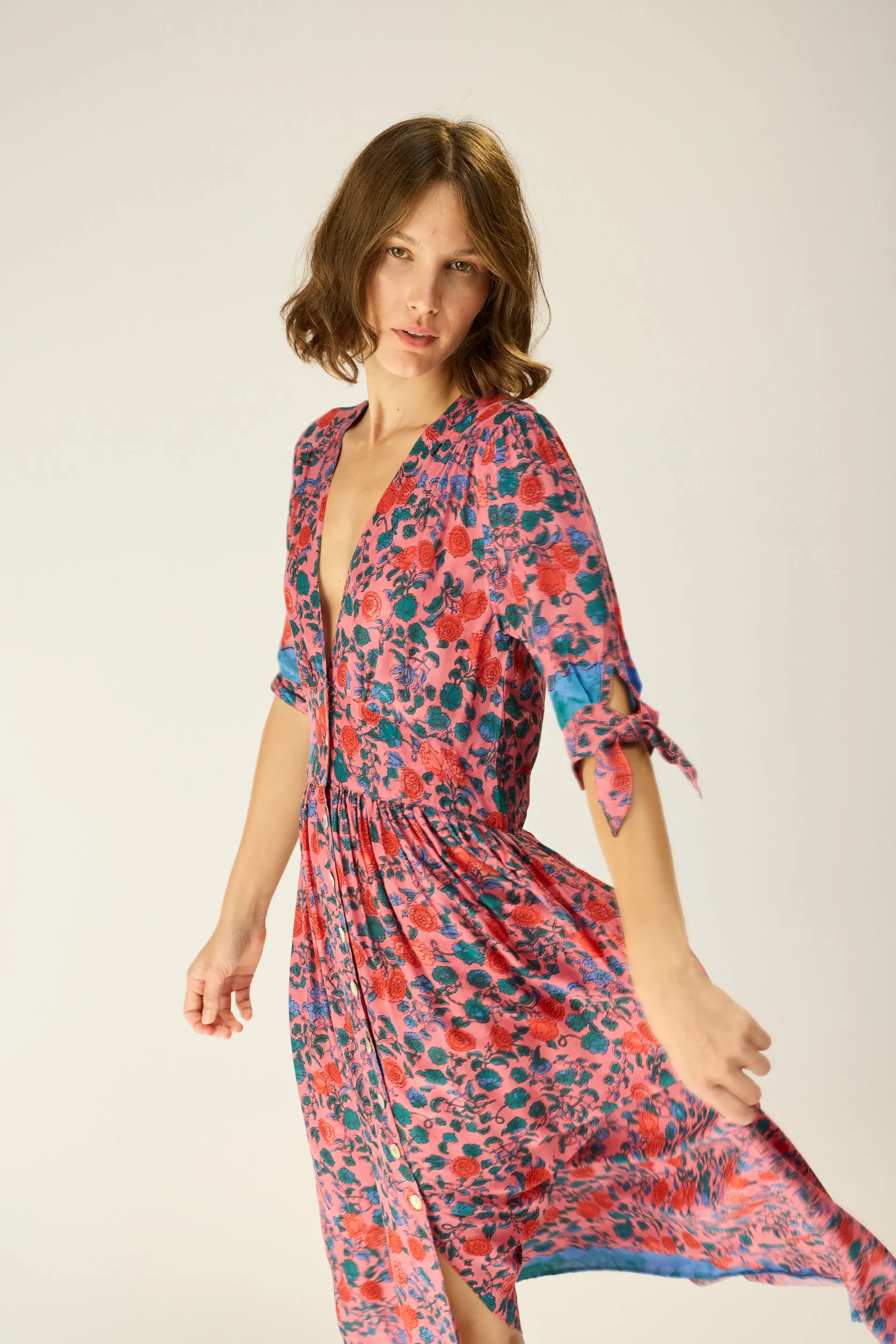 Durable Overlock Stitch HighDurabilityWeave LAYLA DRESS