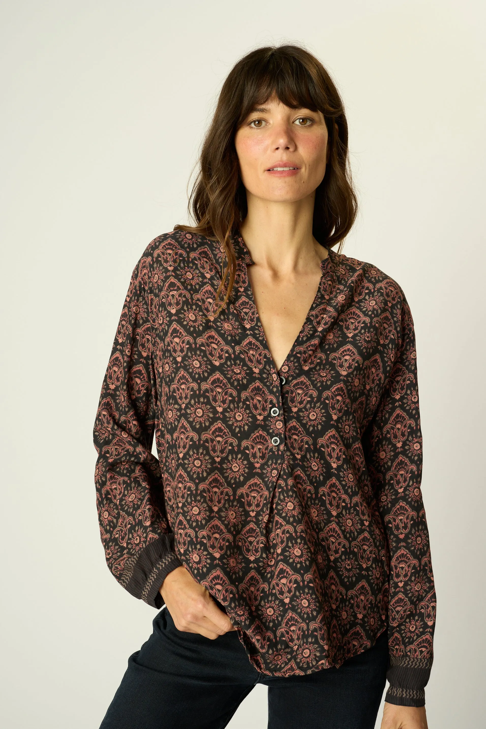 LESLIE SHIRT WideNeckOpening