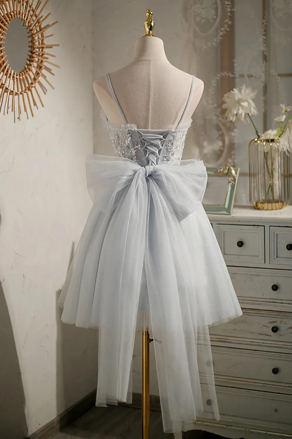 Light Grey Mini Sequins Party Dress Homecoming Dress With Beads