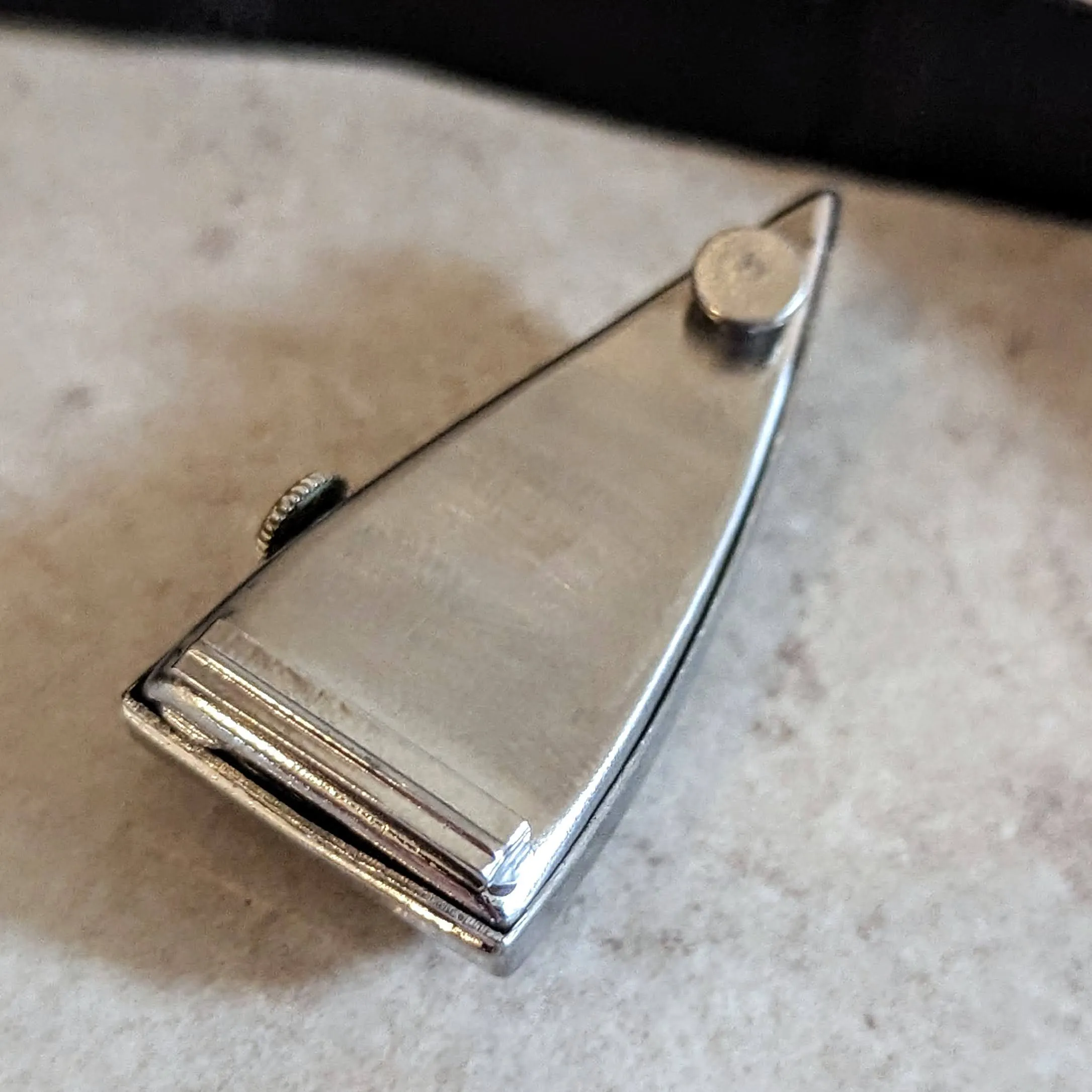 LUCERNE “A Parabolic Watch” 17 Jewels Triangle Wristwatch Swiss Made