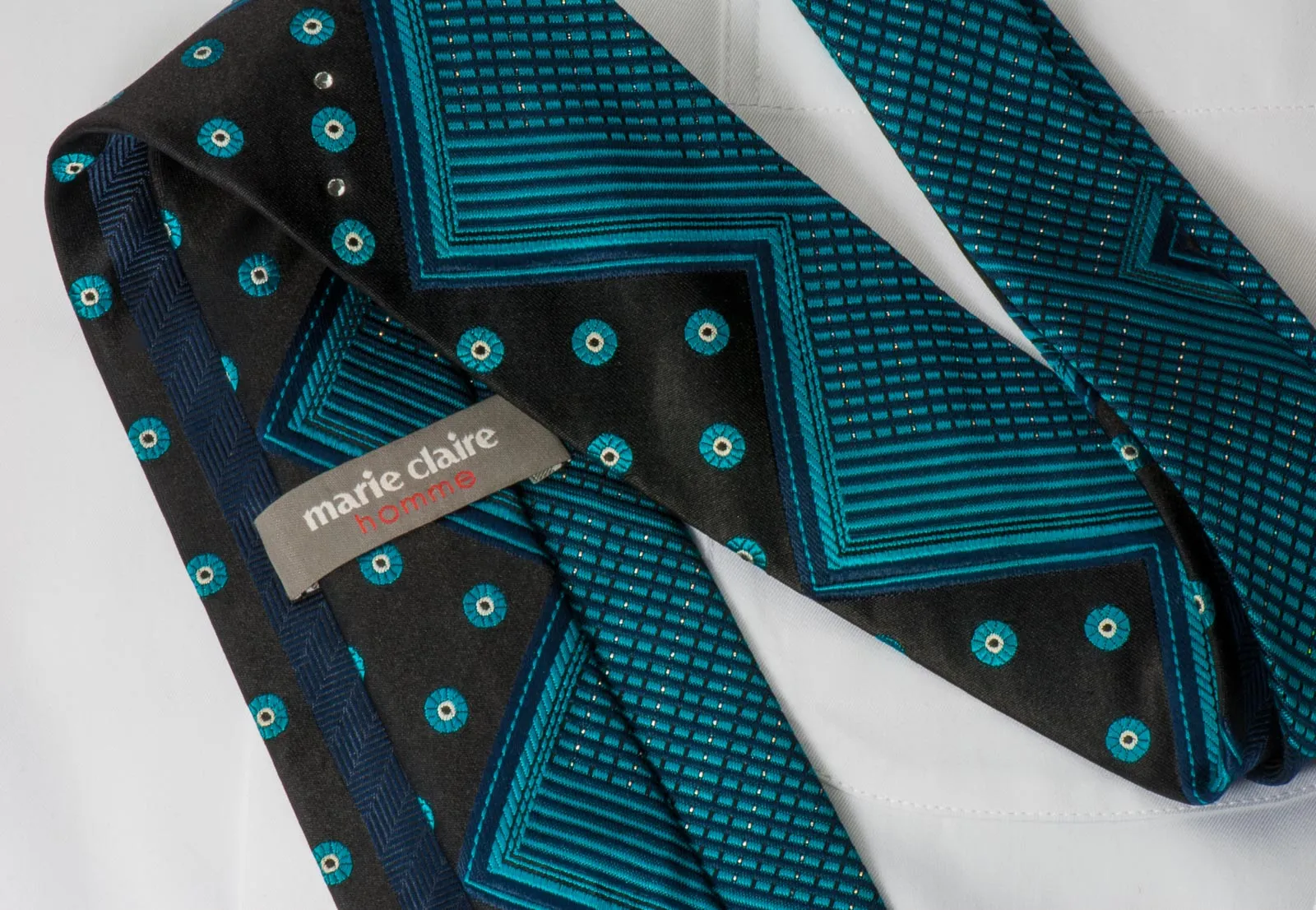 Marie Claire Mens Rhinestone Silk Necktie Turquoise Chevron On Blue With Silver Sparkles