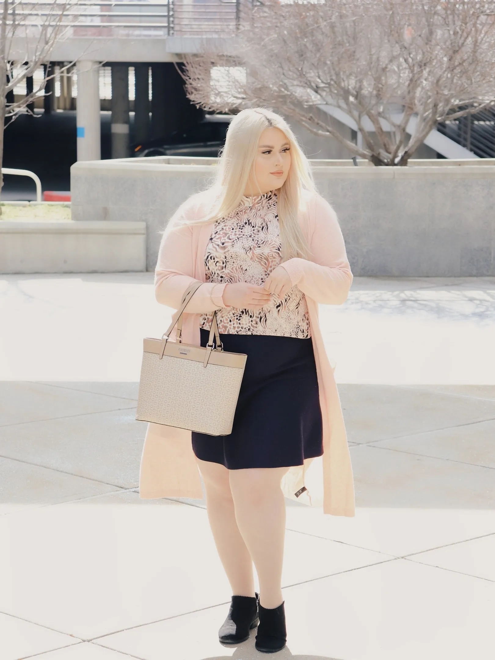 MM PURPLE LABEL - YR RND NAVY (PLUS SIZE) Seasonal Layering Contemporary Design